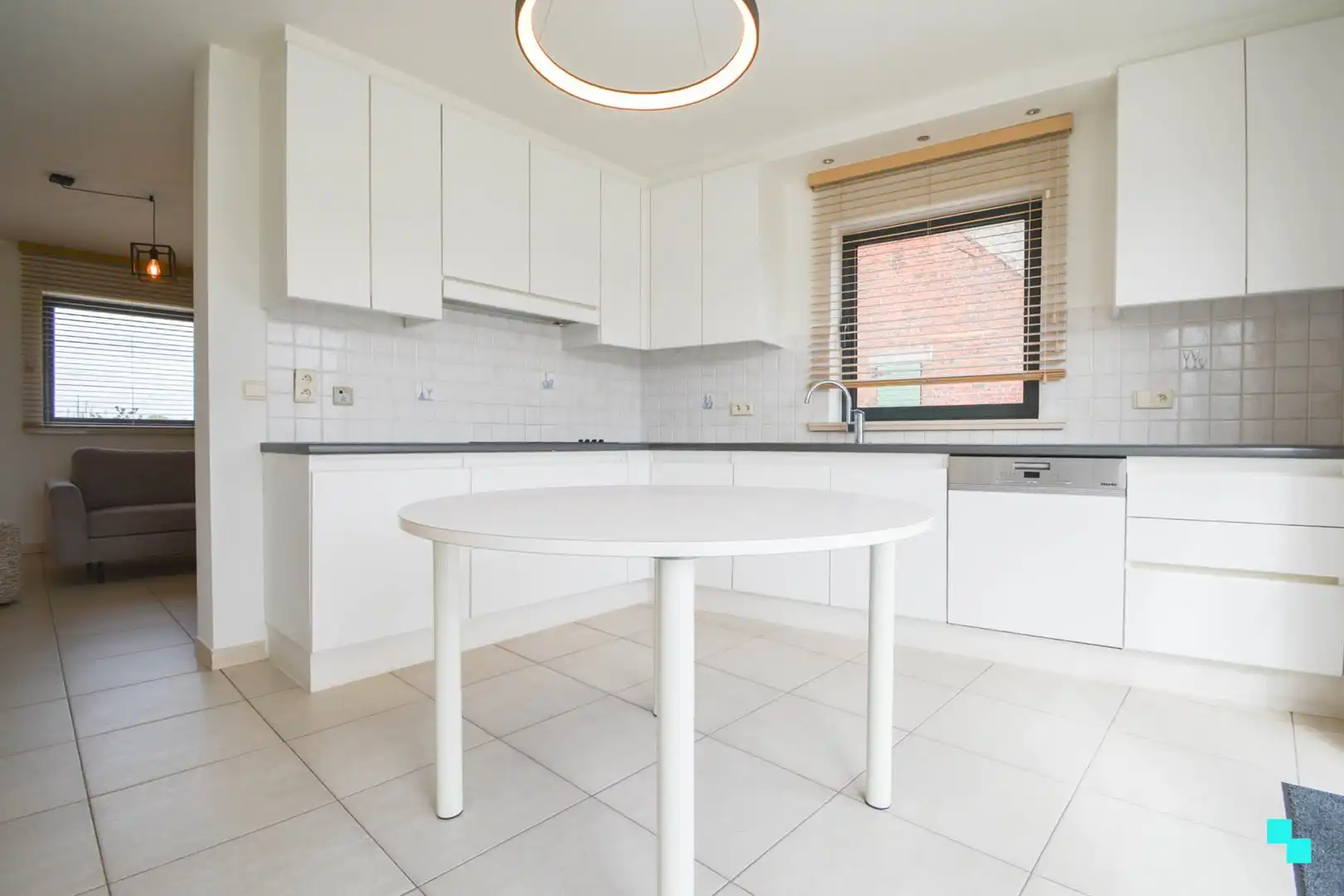 Instapklaar duplexappartement met garage te Hooglede foto 8