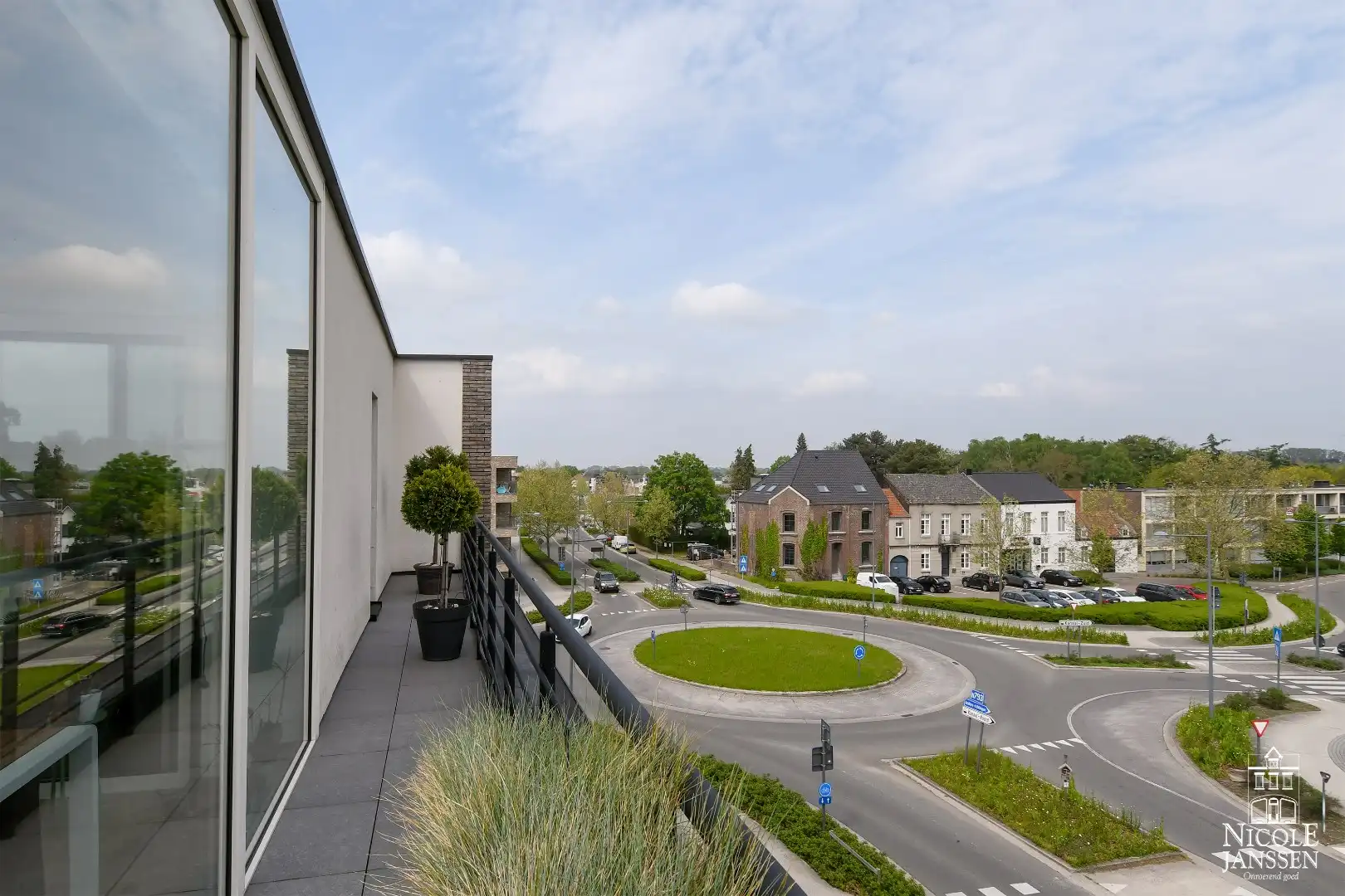 Royaal penthouse met twee slaapkamers, twee terrassen en drie autostandplaatsen foto 2