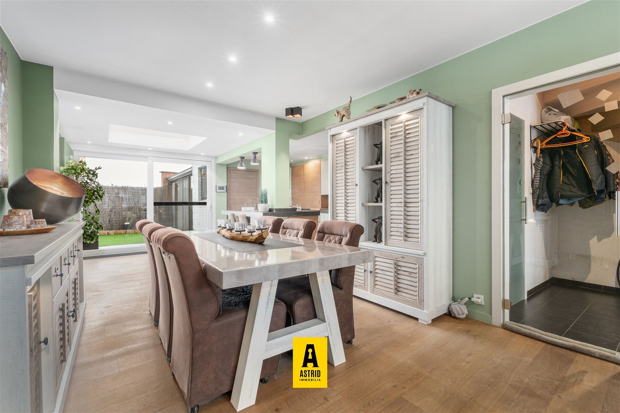 Smaakvol gerenoveerde woning! foto 4