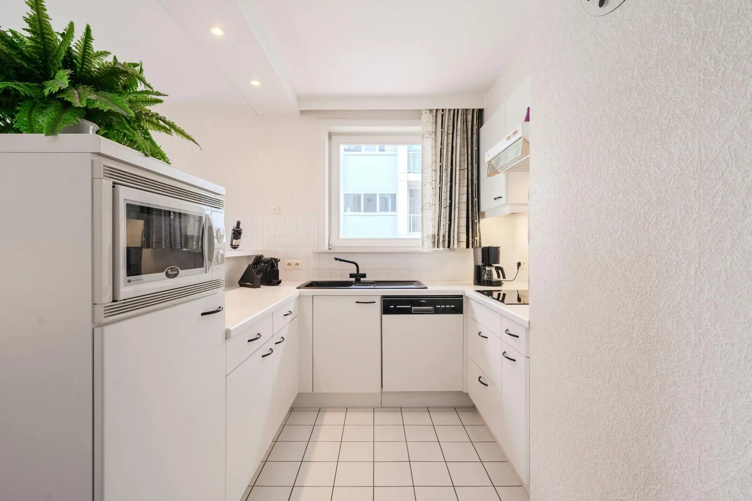 Lichtrijk hoekappartement met één slaapkamer en open zicht. foto 3