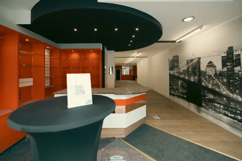 Handelspand te huur in het centrum van Mol foto 2