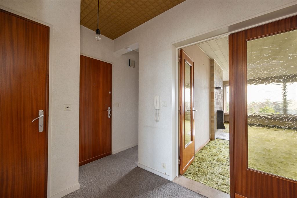Lichtrijk, op te frissen appartement  foto 8