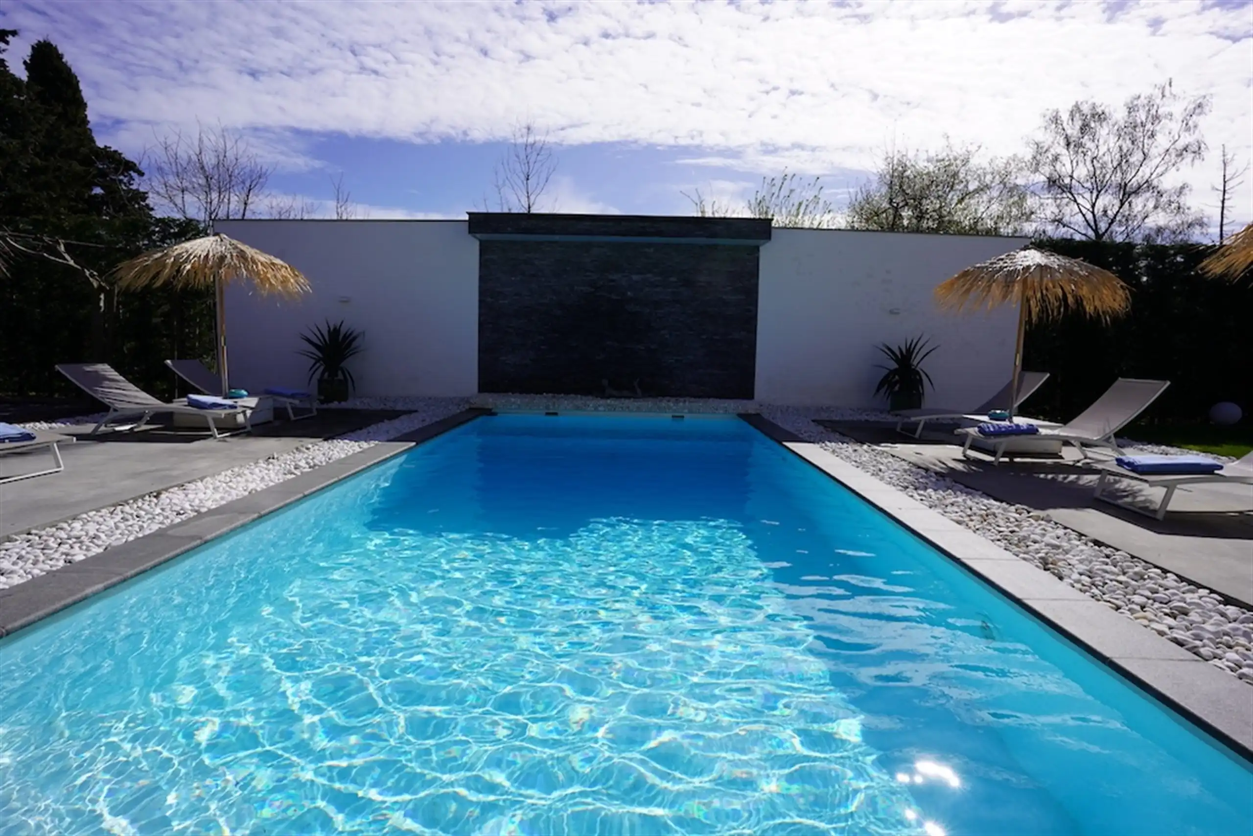 Grote gezinseigendom met 5 SLPK - BUREEL - ZWEMBAD! foto 9