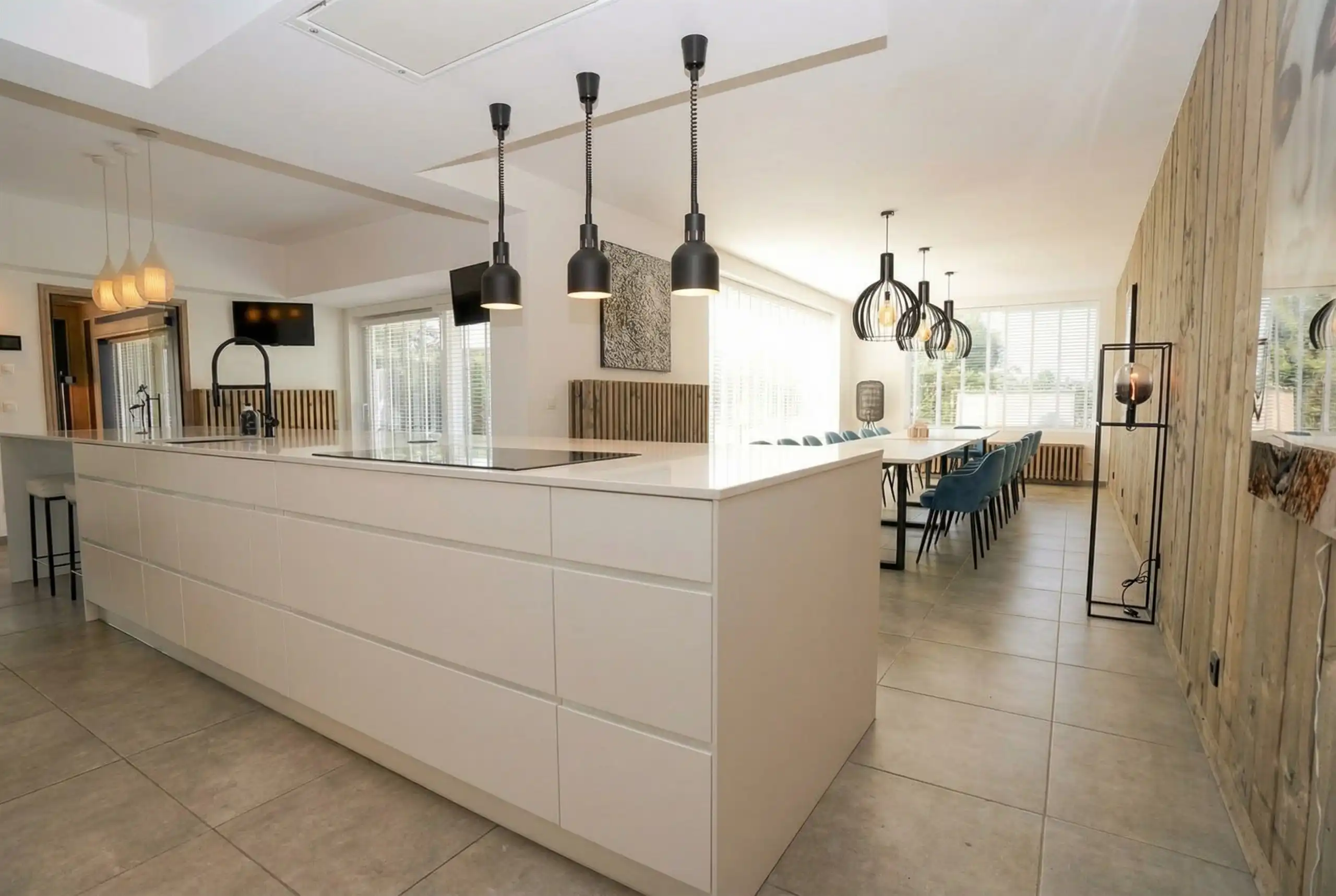 Grote gezinseigendom met 5 SLPK - BUREEL - ZWEMBAD! foto 9