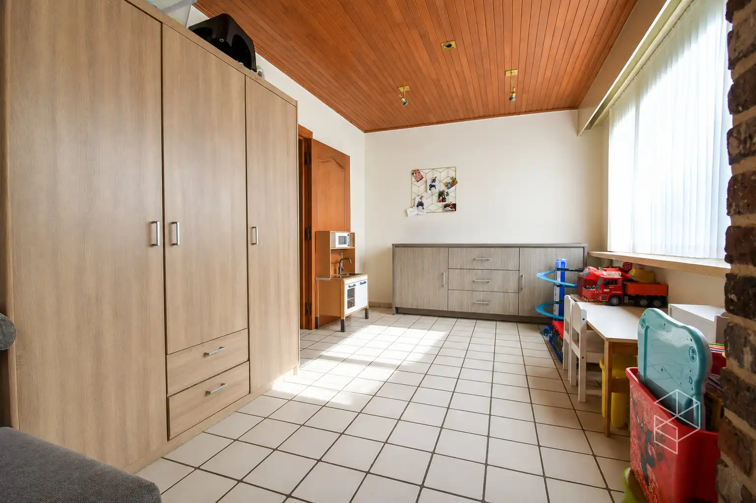 Ruime woning met 3 slaapkamers, inpandige garage en grote tuin foto 29