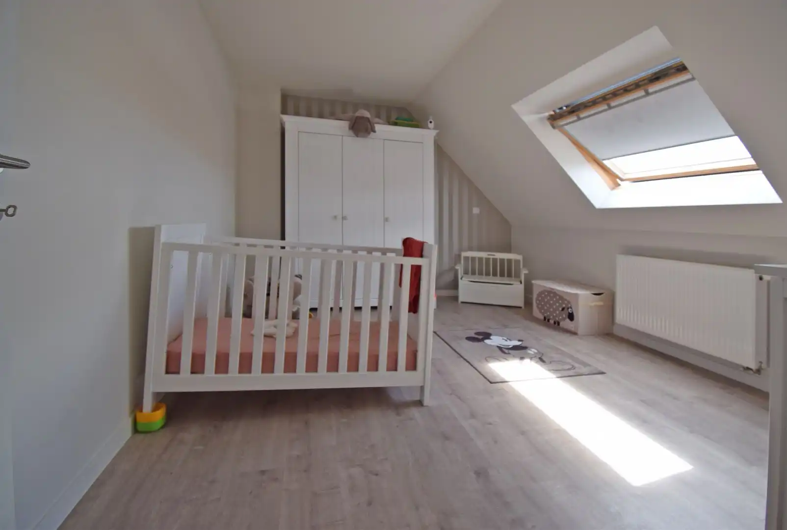 RECENTE RIJWONING MET GARAGE VOORZIEN VAN  ALLE COMFORT foto 10