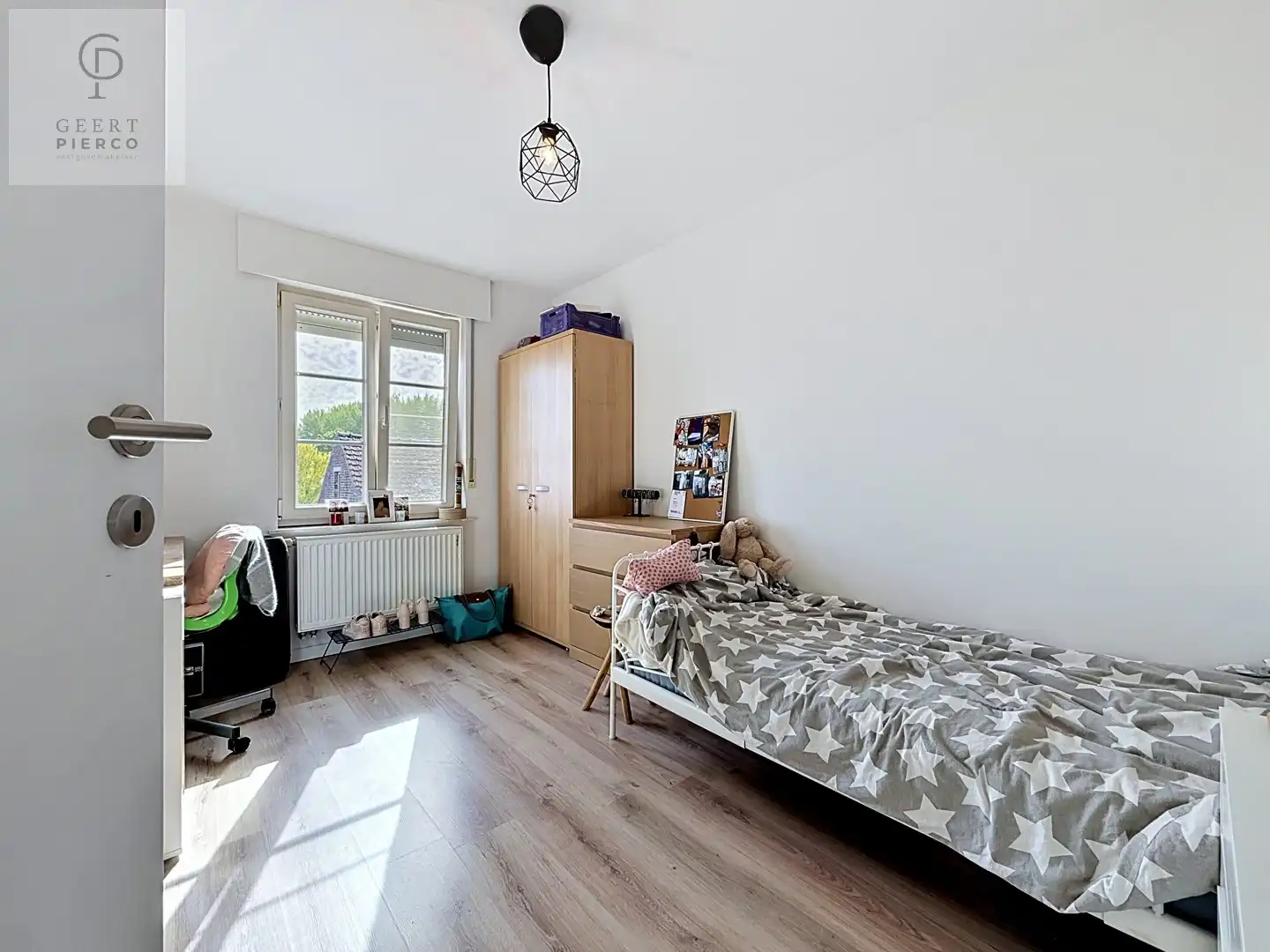 Ruime woning op mooi perceel van 10 are. foto 13