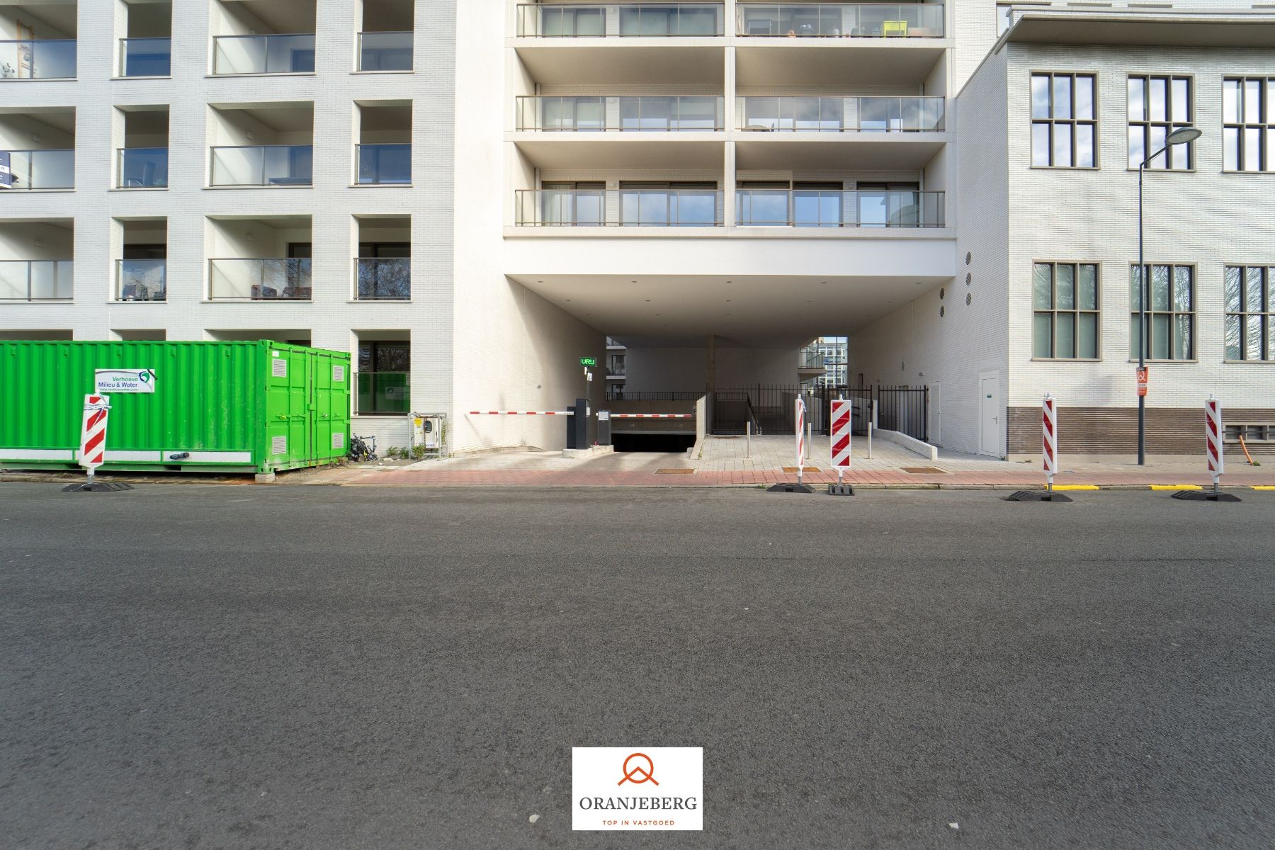 Nieuwbouw autostaanplaats te huur in afgesloten parkeergarage nabij Gent centrum foto 5