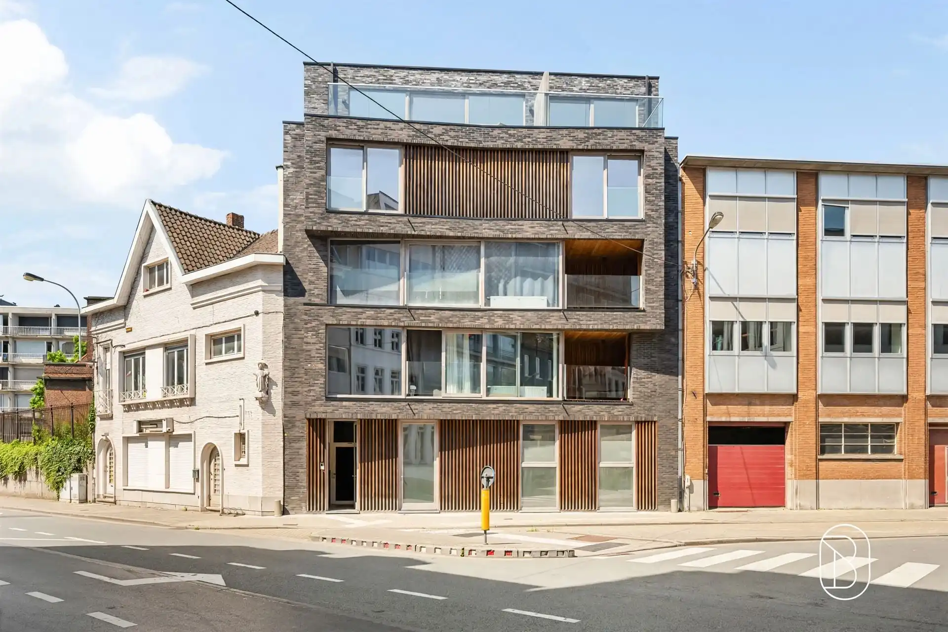 Kwalitatief 2-slaapkamerappartement met terras in Kortrijk foto 2