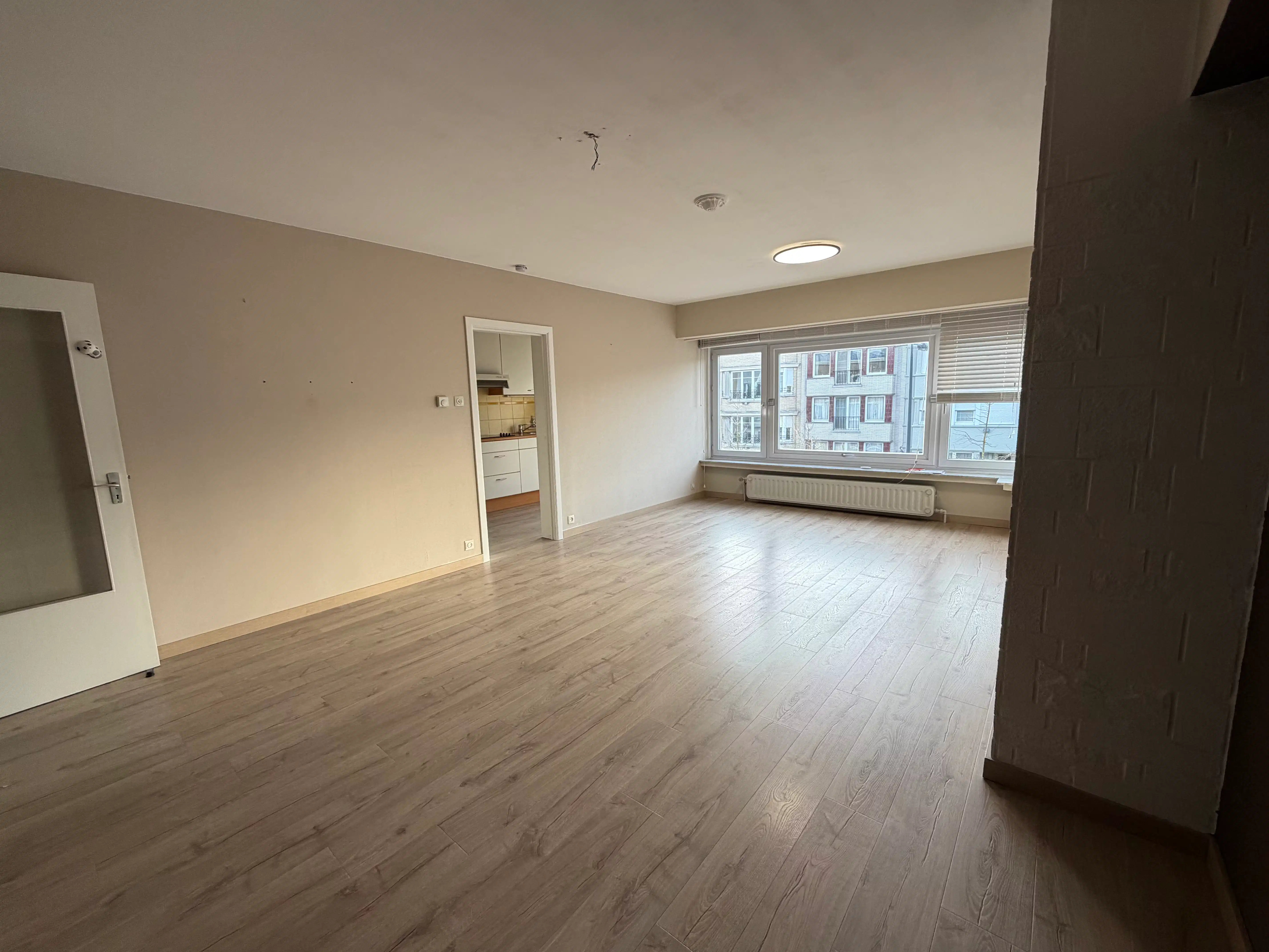 Goed onderhouden appartement met twee slaapkamers gelegen in een residentiële wijk. In een gebouw met lift. foto 3
