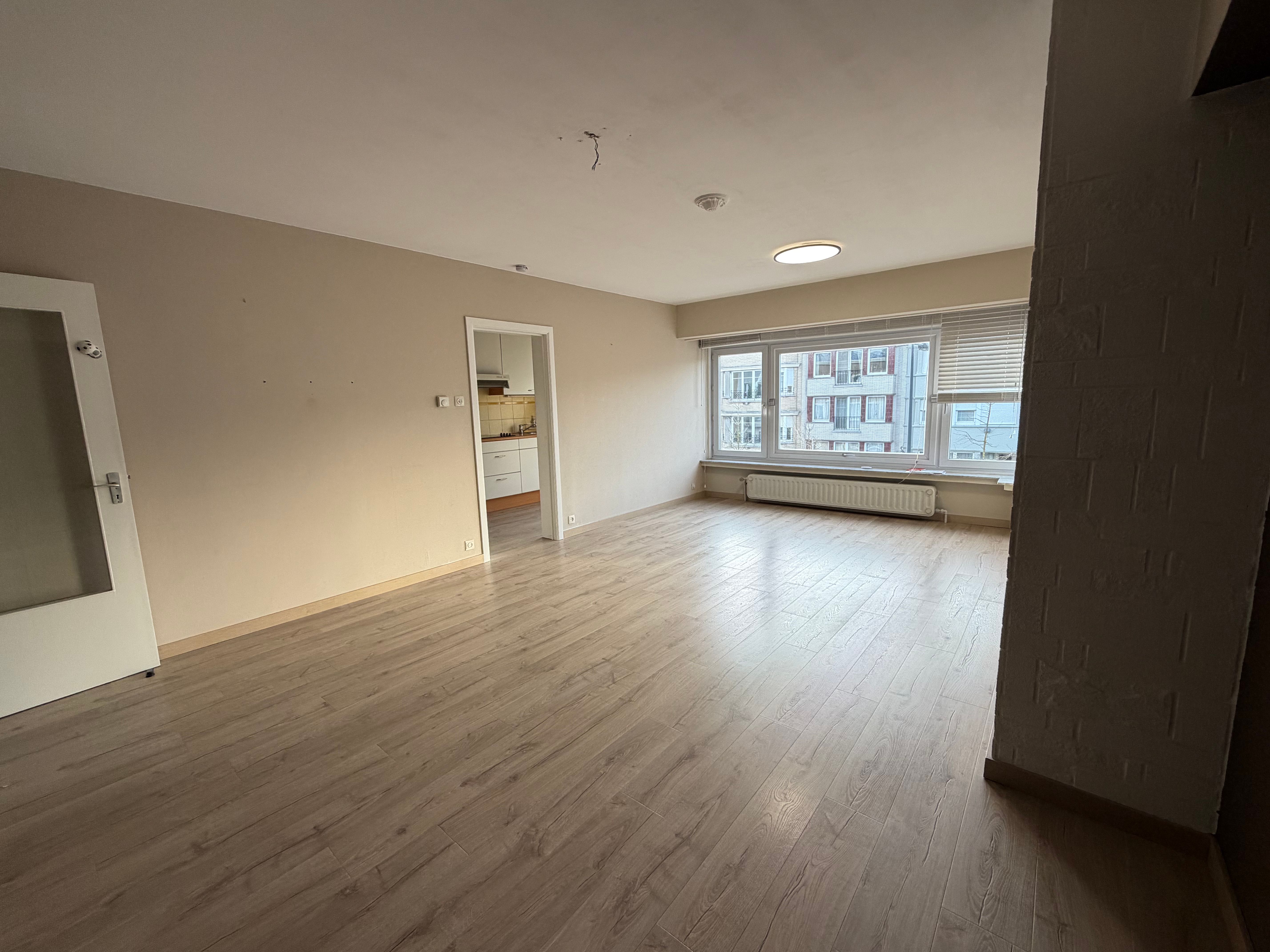 Goed onderhouden appartement met twee slaapkamers gelegen in een residentiële wijk. In een gebouw met lift. foto 3