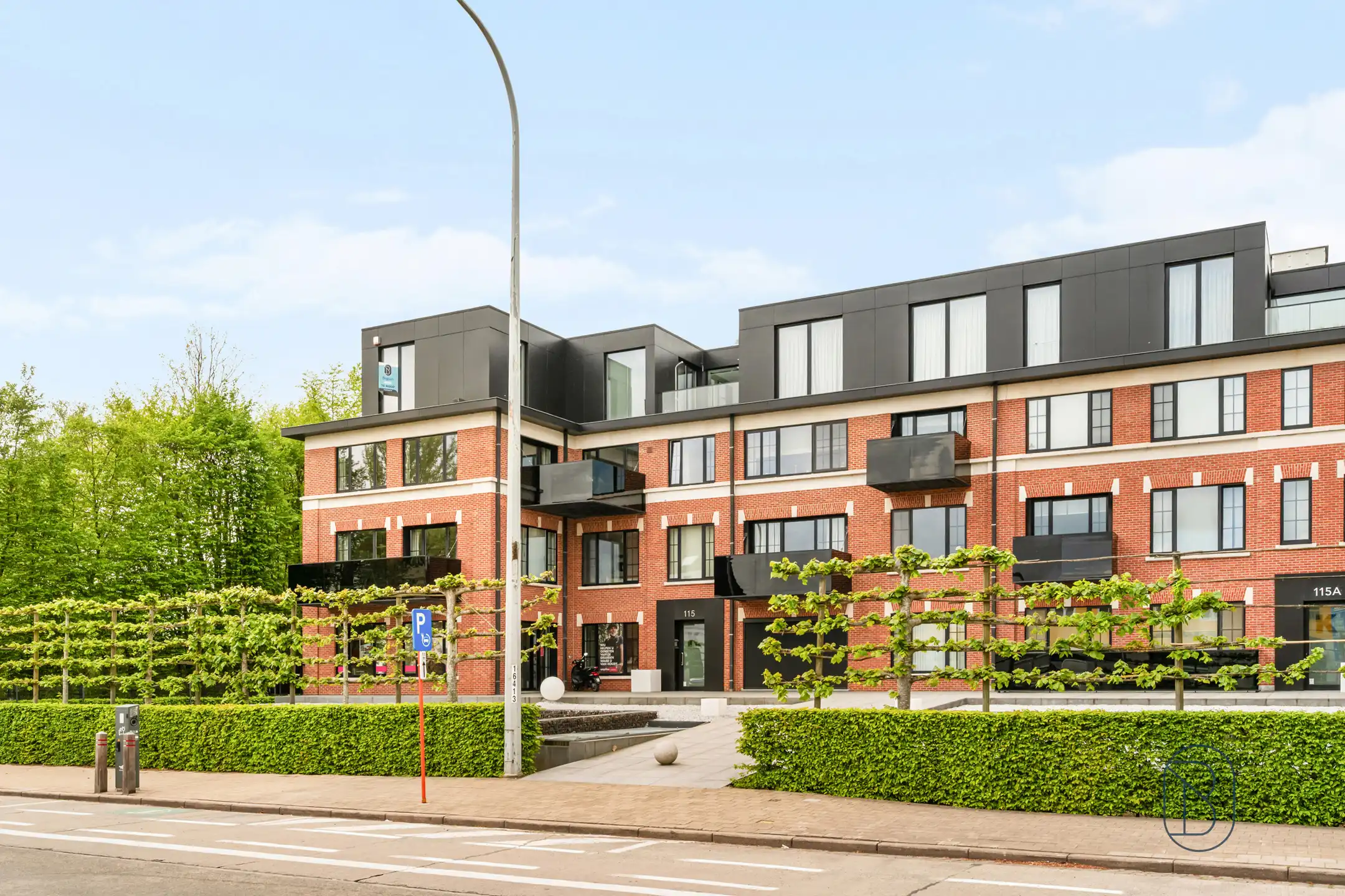 Topgelegen lichtrijke penthouse met prachtig terras foto 2