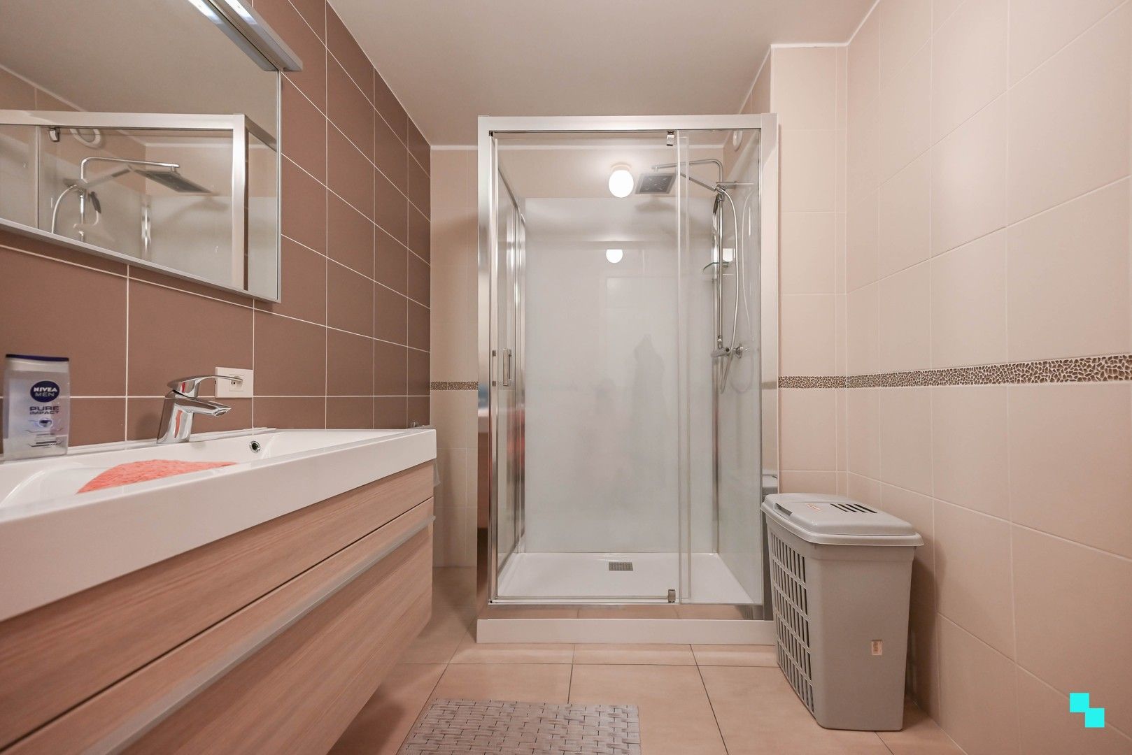 Ruim tweeslaapkamer appartement nabij centrum Izegem foto 23