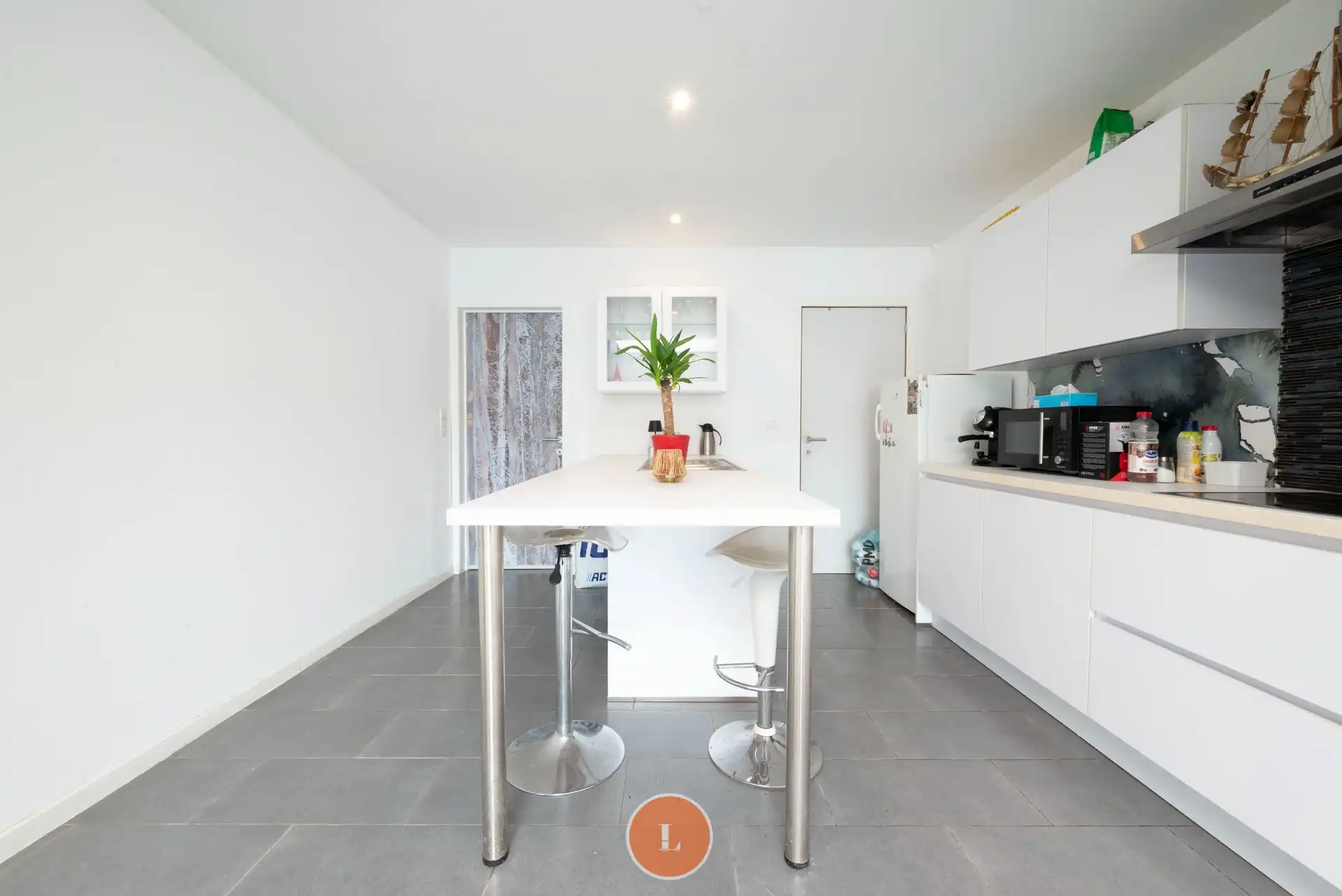 Instapklare, verzorgde woning met 4 slaapkamers en tuin foto 2