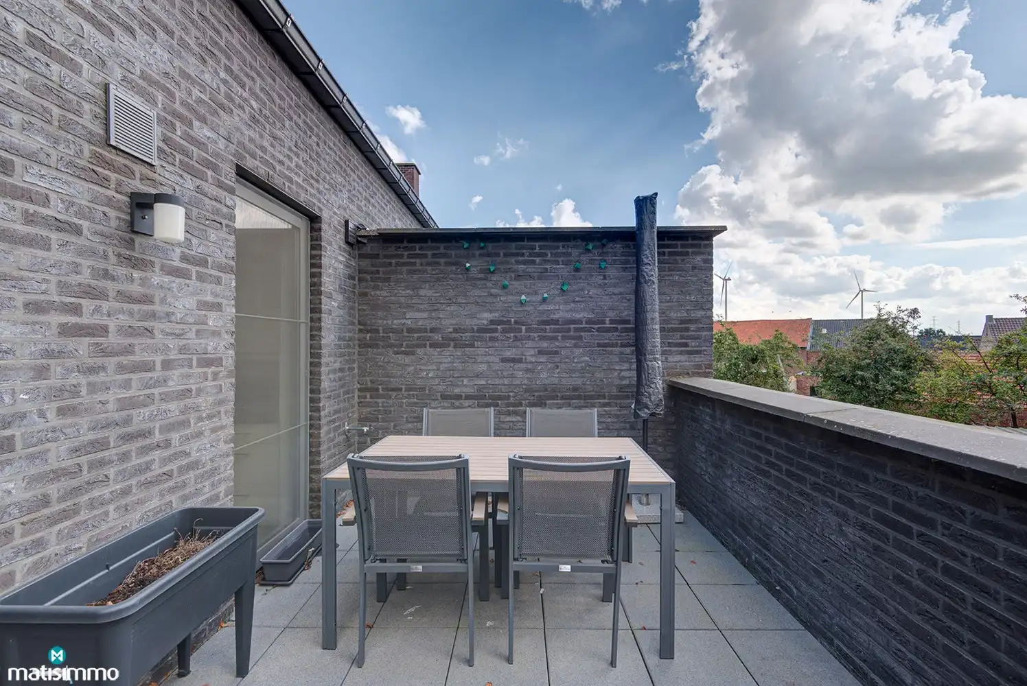 DUPLEXAPPARTEMENT MET 2 SLAAPKAMERS, 1 CARPORT, 1 AUTOSTAANPLAATS, TERRAS, AIRCO EN ZONNEPANELEN TE GROTE-SPOUWEN foto 12