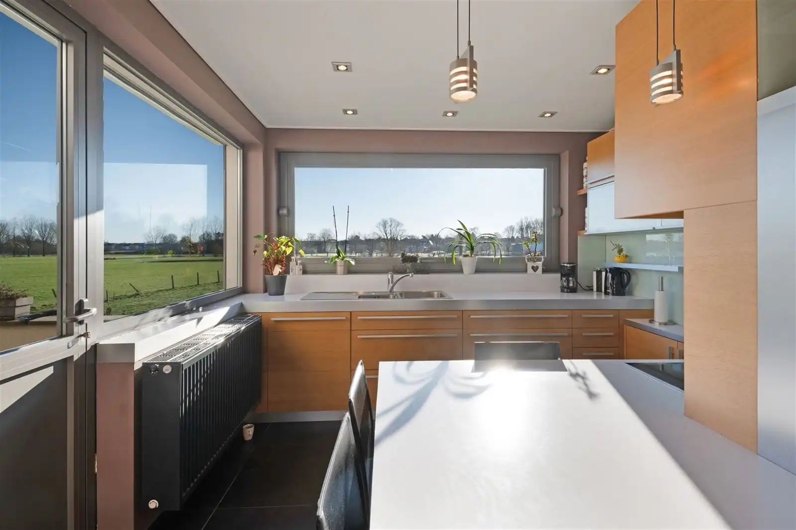 Gezellig gerenoveerde woning op unieke locatie foto 13