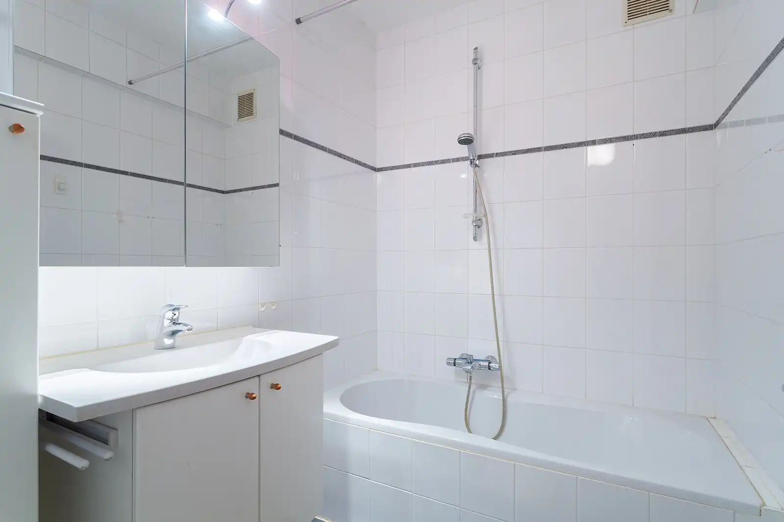 2-slaapkamer appartement met vernieuwd terras  foto 12