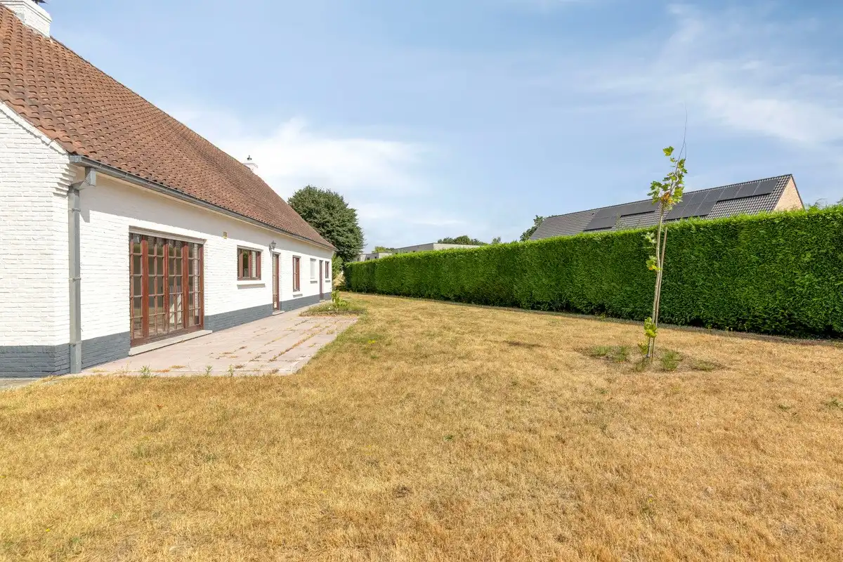 Landelijke vrijstaande woning met 4 slaapkamers, grote bruikbare zolder, garage en zonnige tuin nabij het centrum van Merendree. foto 18