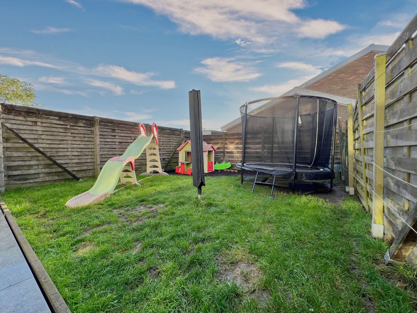 Instapklare gezinswoning met 4 slpks + zonnige tuin! foto 18