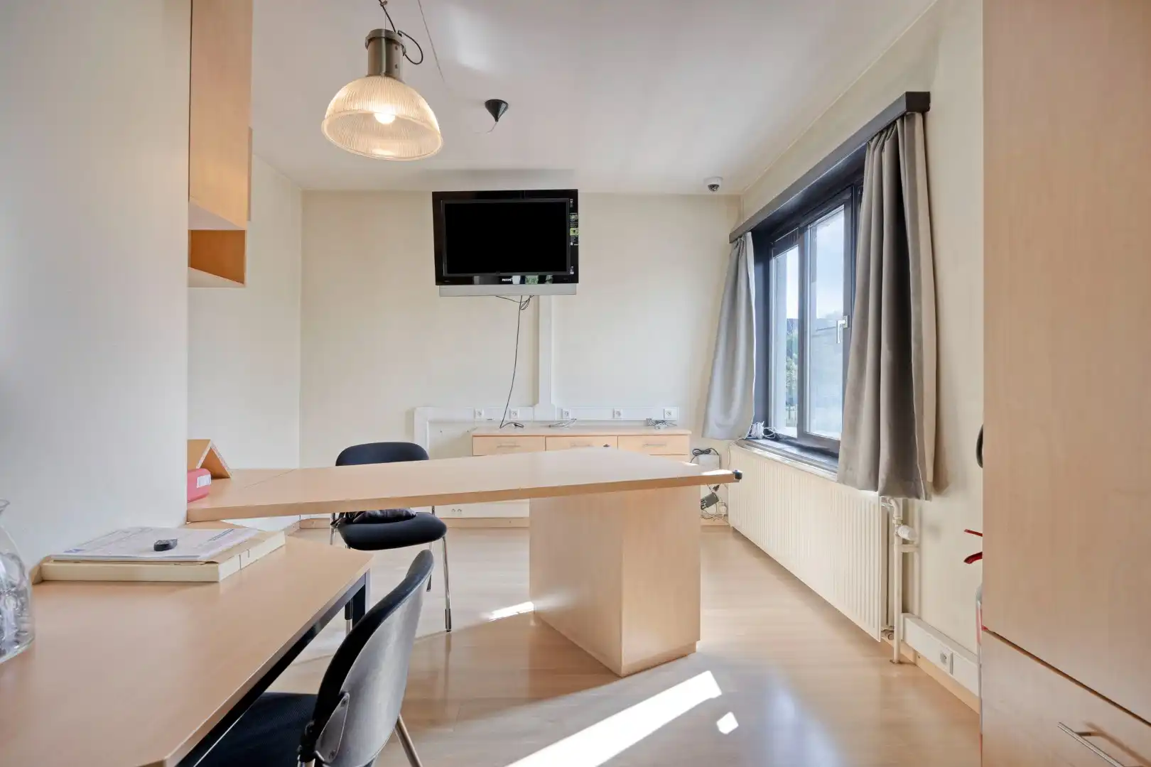 Gelijkvloerse woning met 3 slpks op een uniek perceel van 2.164 m² nabij de Markt !  foto 12