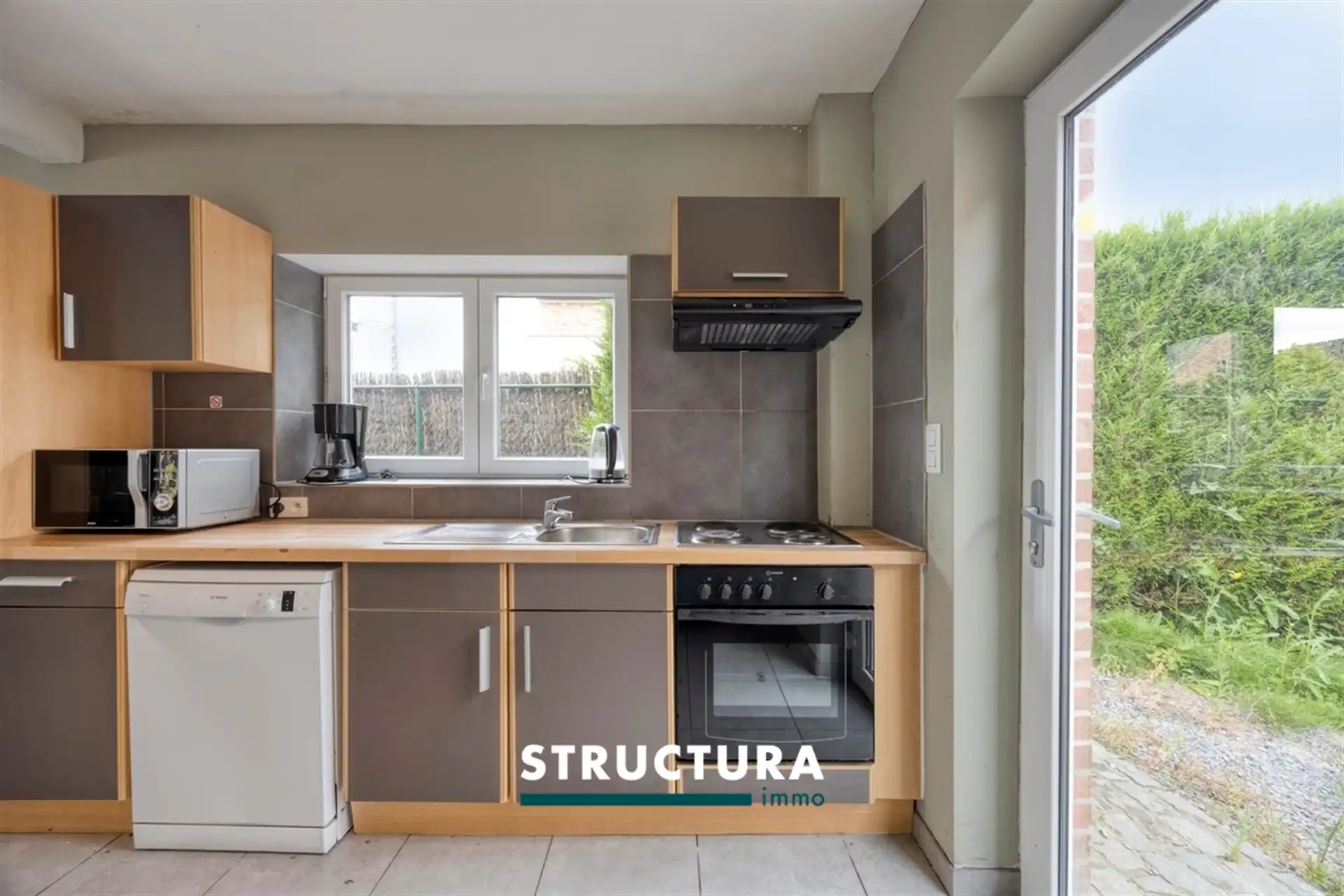 Unieke woning met polyvalent bijgebouw foto 9
