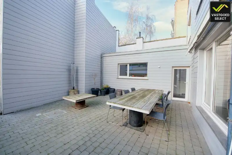 Statige herenwoning met bijgebouw, garage­mogelijkheden en patio in centrum Eeklo foto 18