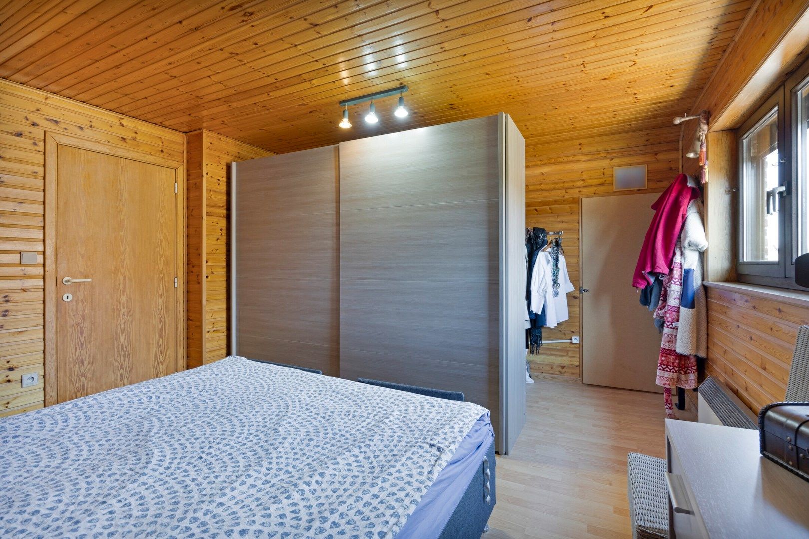 Instapklare woning met 3 slaapkamers en ruimte voor atelier / hobby !  foto 11