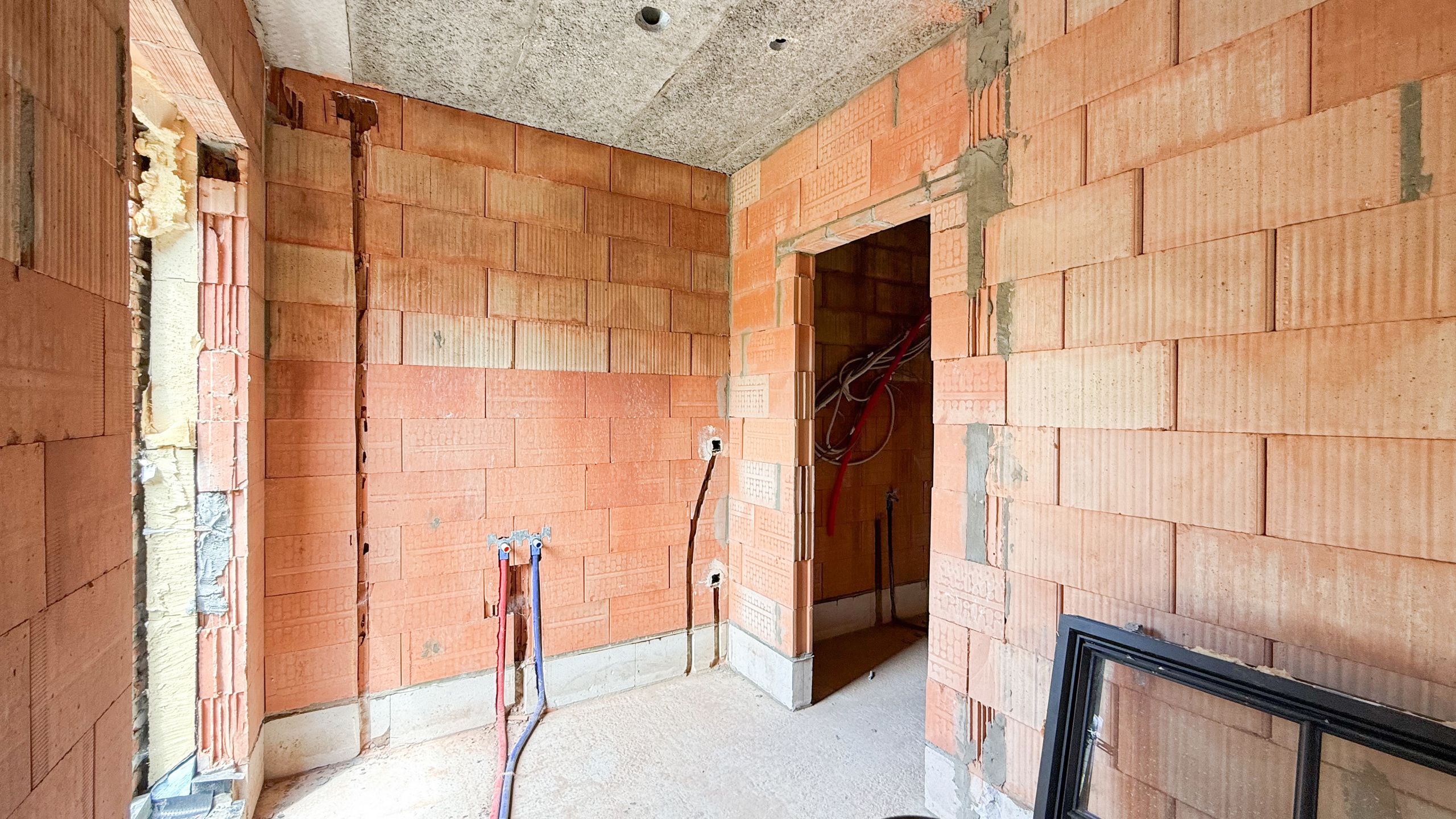 Ruim nieuwbouw casco woning met 3slk en tuin in Houthalen! foto 8
