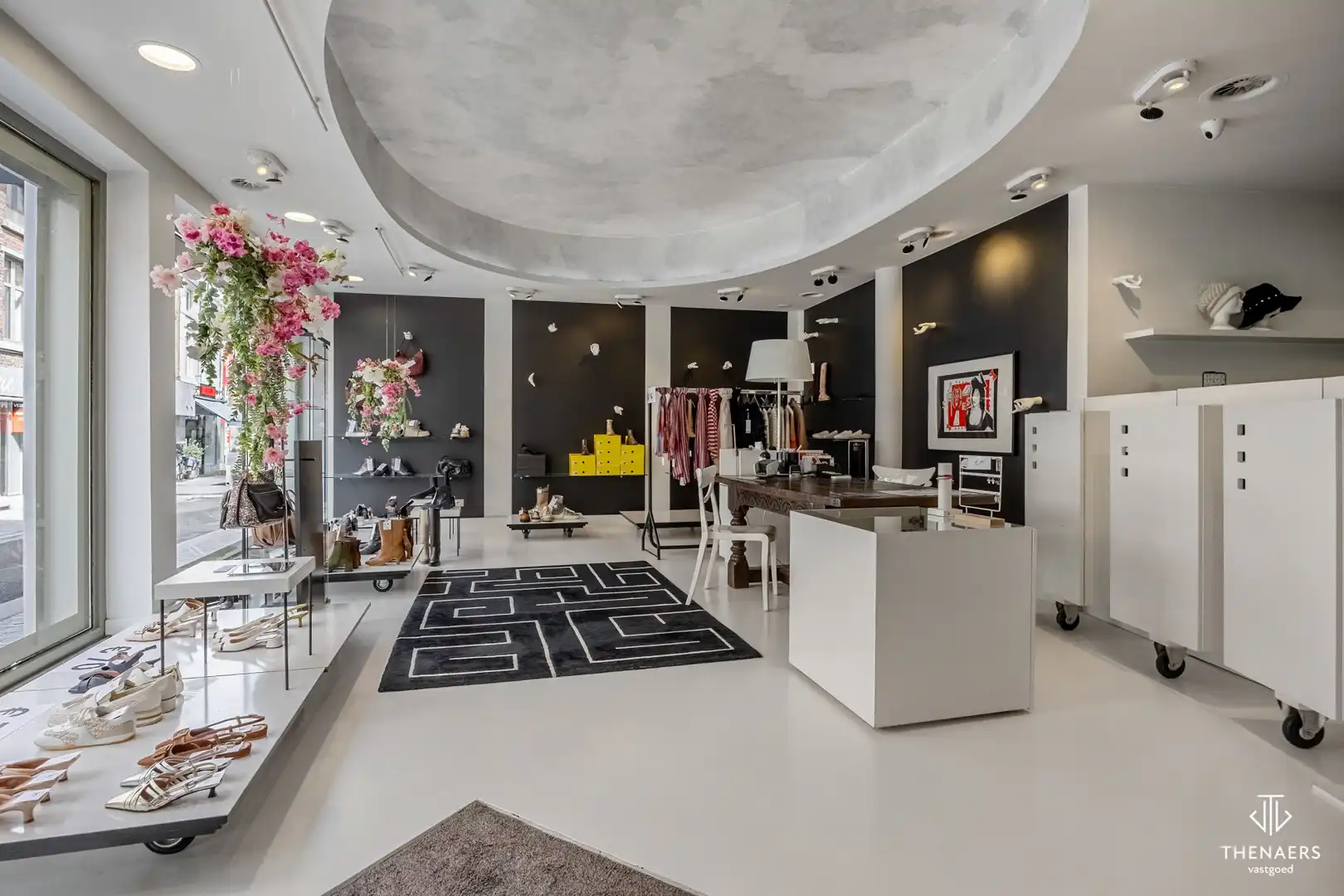 Veelzijdig handelspand van 149 m² in het commerciële hart van Sint-Truiden. foto 3