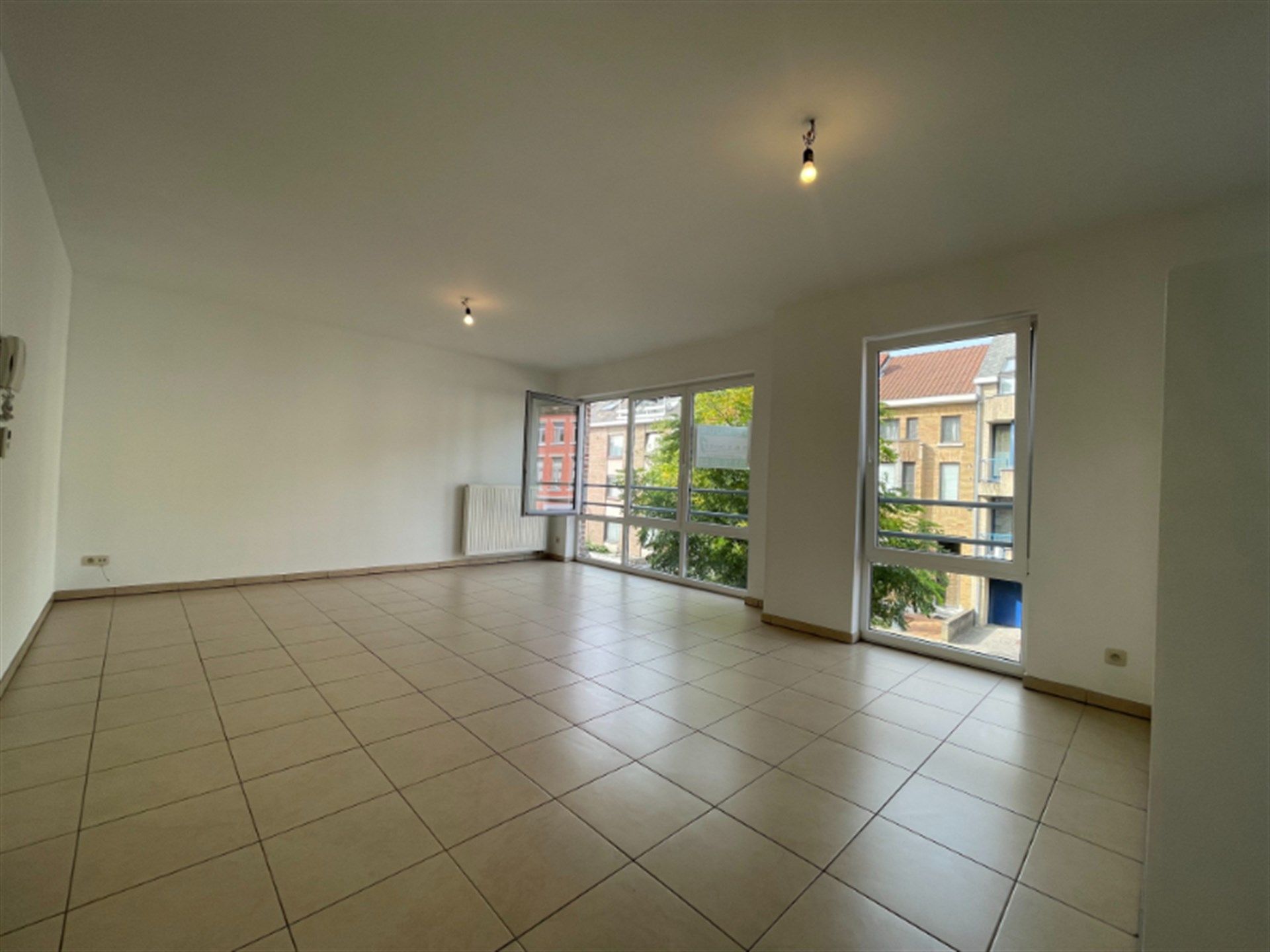 Appartement met 2 slaapkamers in centrum Aalst te huur foto 3
