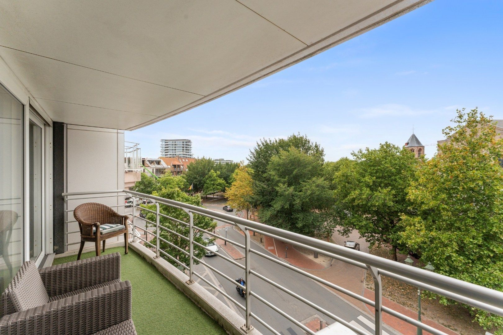 Ruim, breed appartement in centrum Knokke foto {{pictureIndex}}