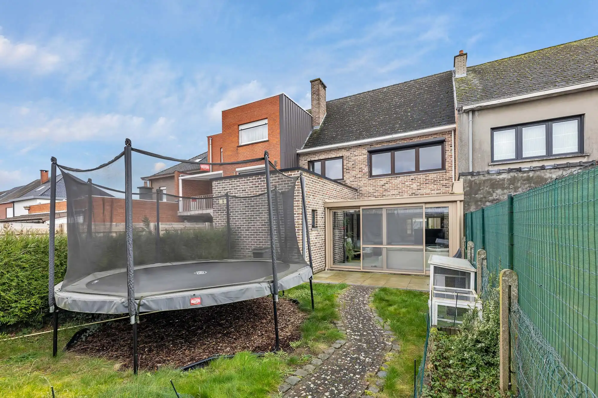 Gezellige gezinswoning met veranda, tuin en garage te koop foto 21