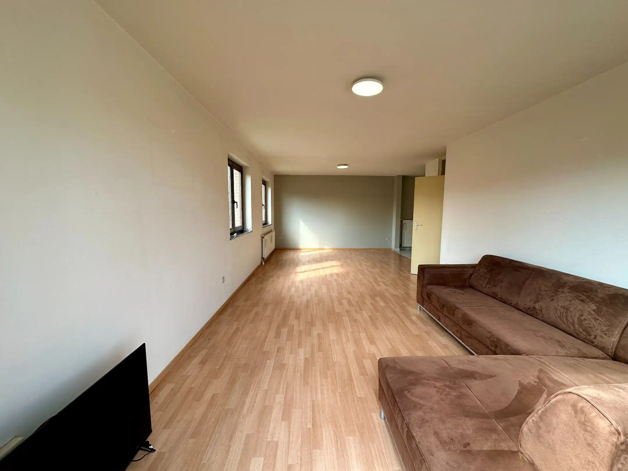 Gelijkvloers appartement met 2 slaapkamers, terras en privé garagebox foto 6