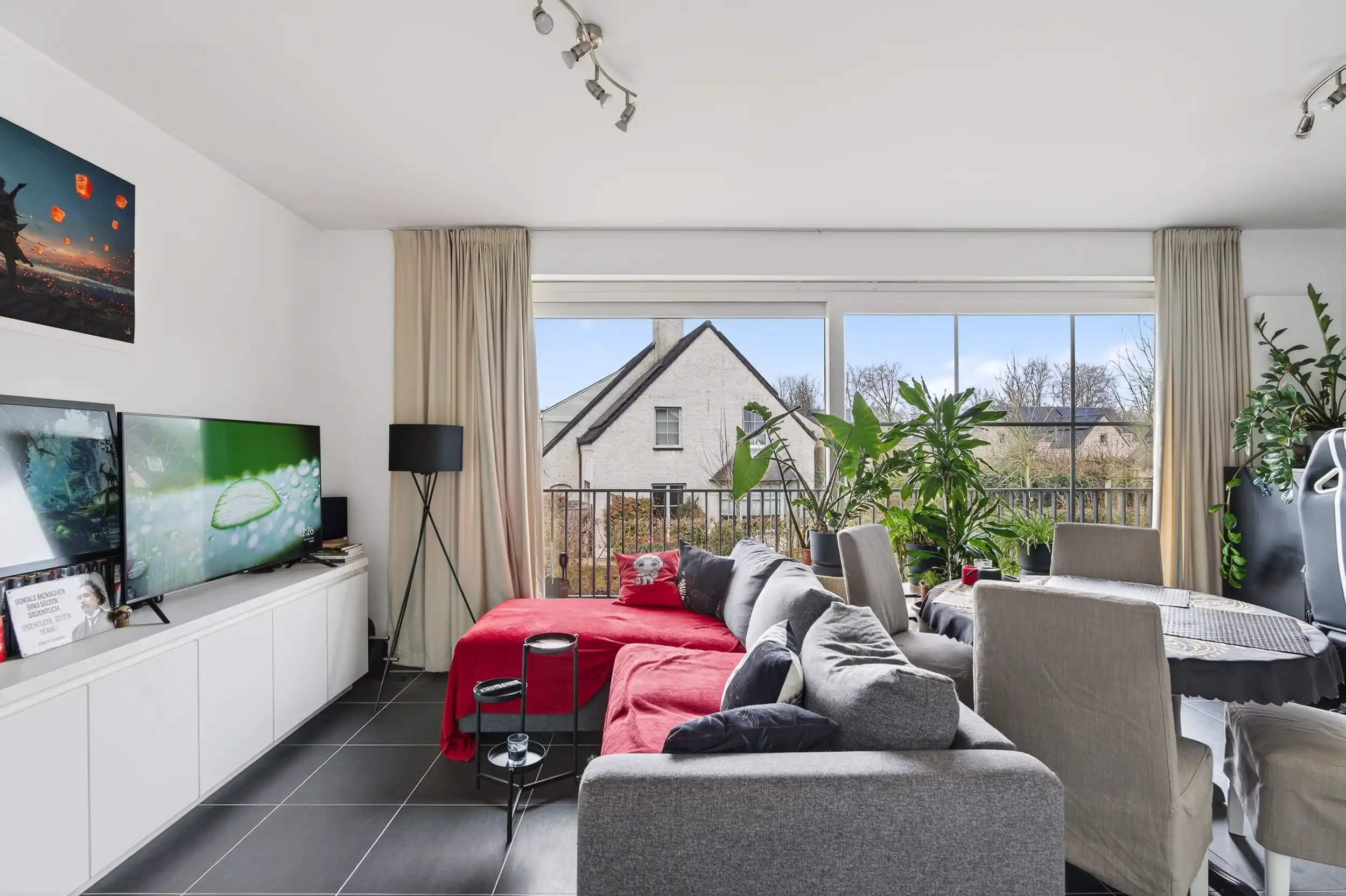 Lichtrijk appartement op centrale ligging te Dikkelvenne foto 3