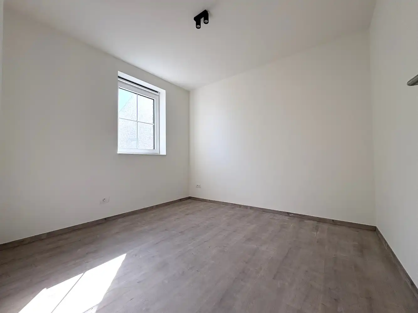 Nieuwbouwwoning met 3 slaapkamers + zonnige tuin in het centrum van Varsenare foto 10