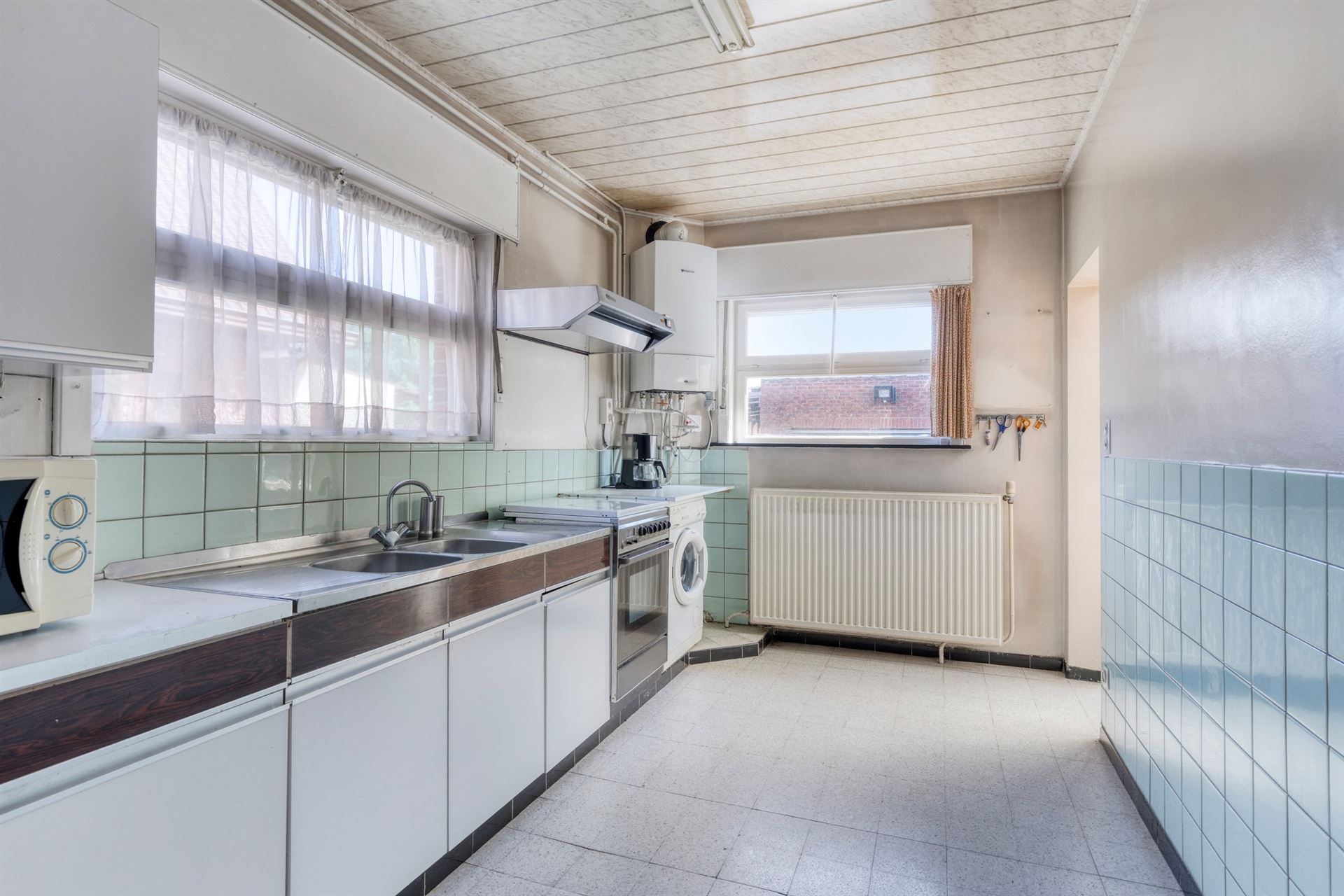 Op te knappen HOB in rustige omgeving foto 6