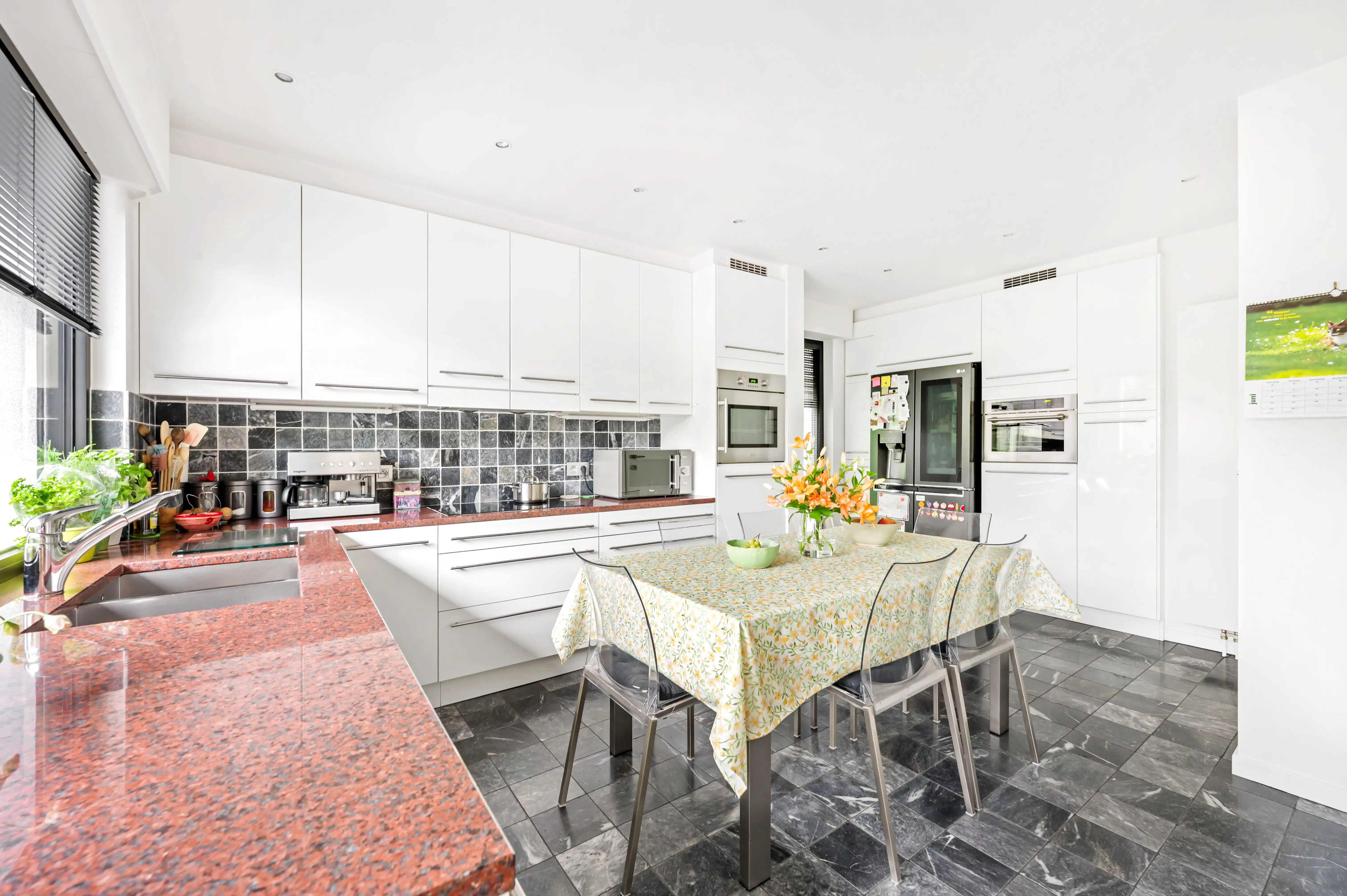 Stijlvolle split-levelvilla met veel licht en ruimte foto 17