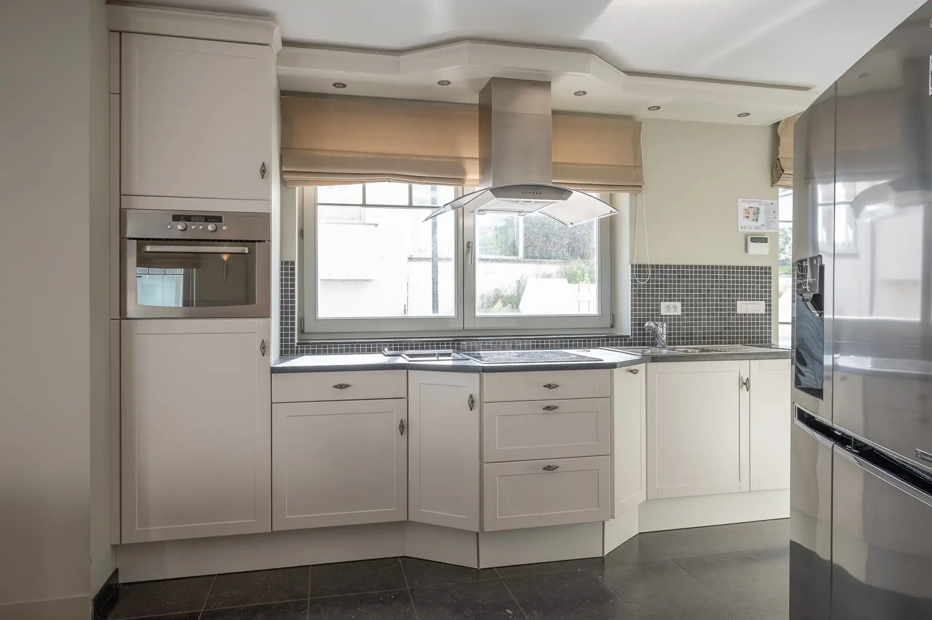 Gemeubeld: ruim appartement met 3 slaapkamers! foto 5