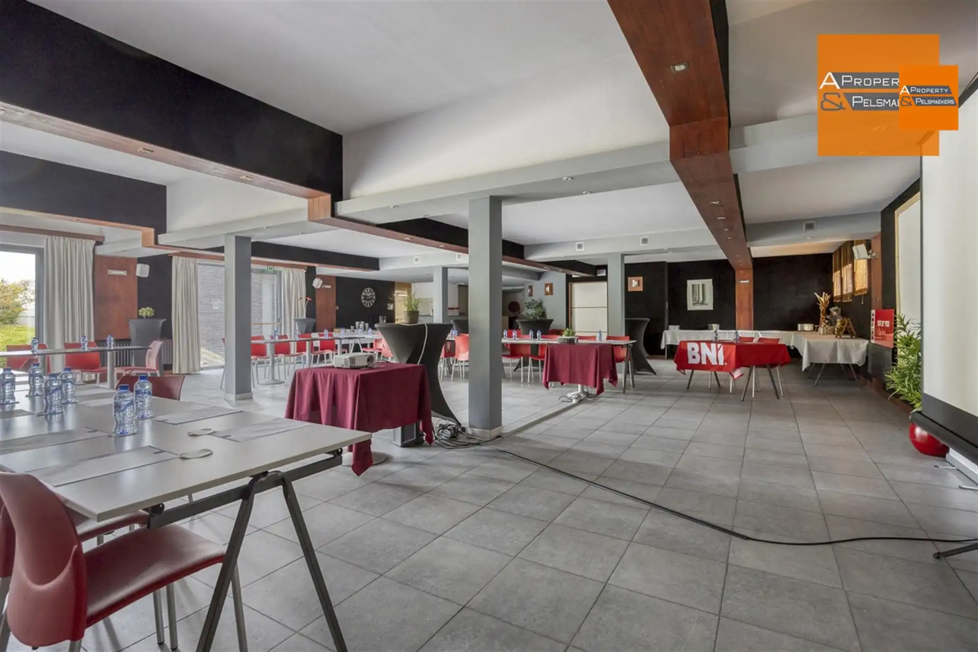 Hotel met 24 kamers foto 22