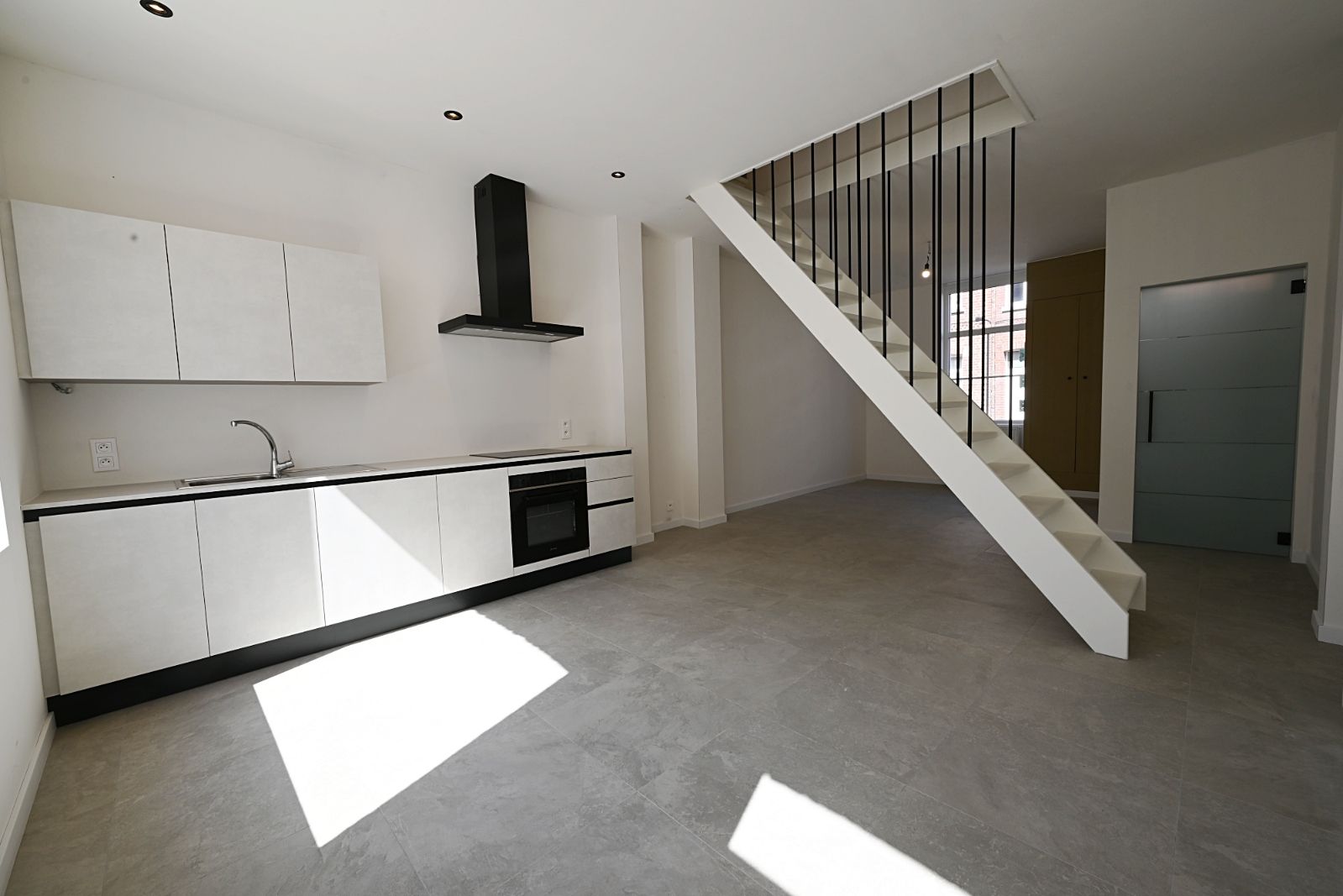 Gerenoveerde woning met 3 slaapkamers foto 2
