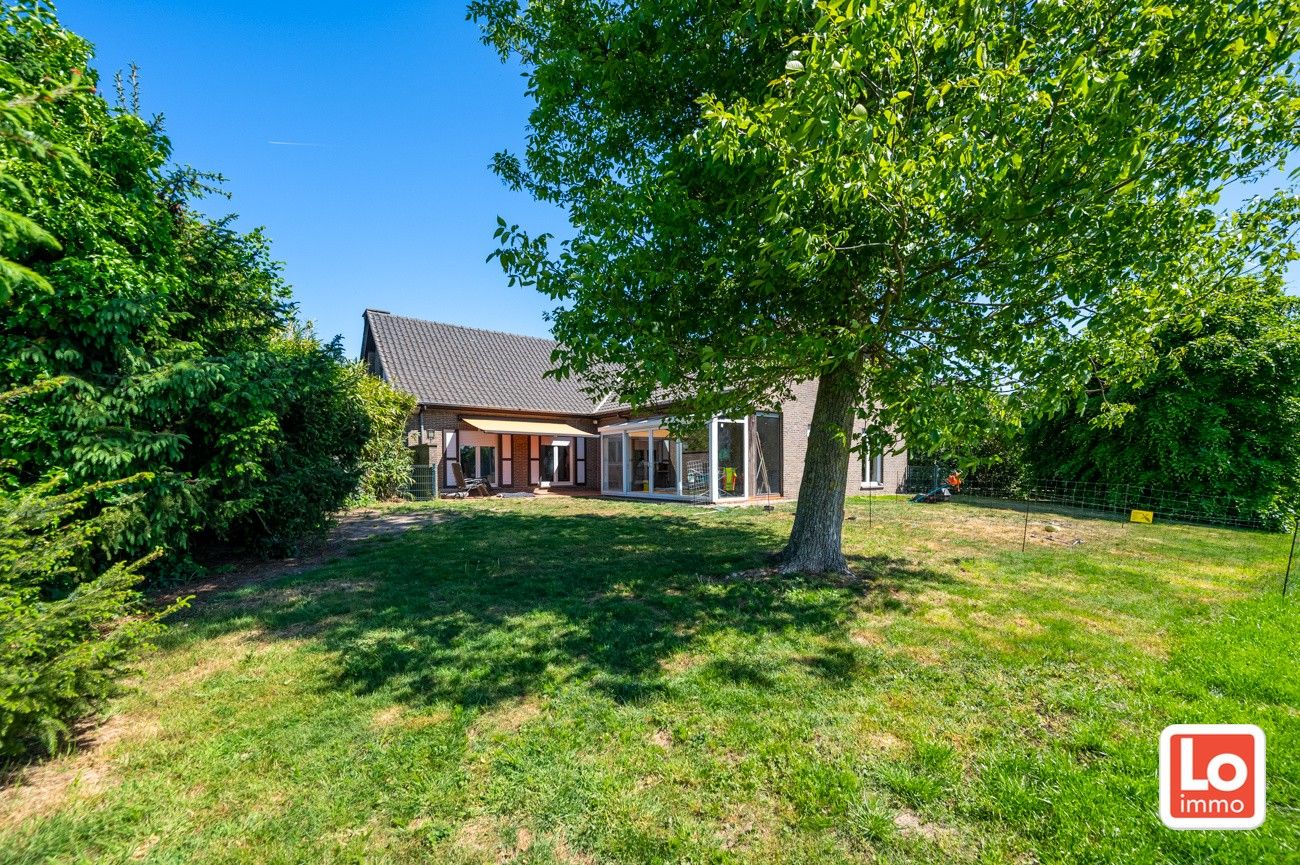 Ruime te renoveren open villa met inpandige garage op een héél rustige toplocatie met open zicht in Lochristi! foto 19