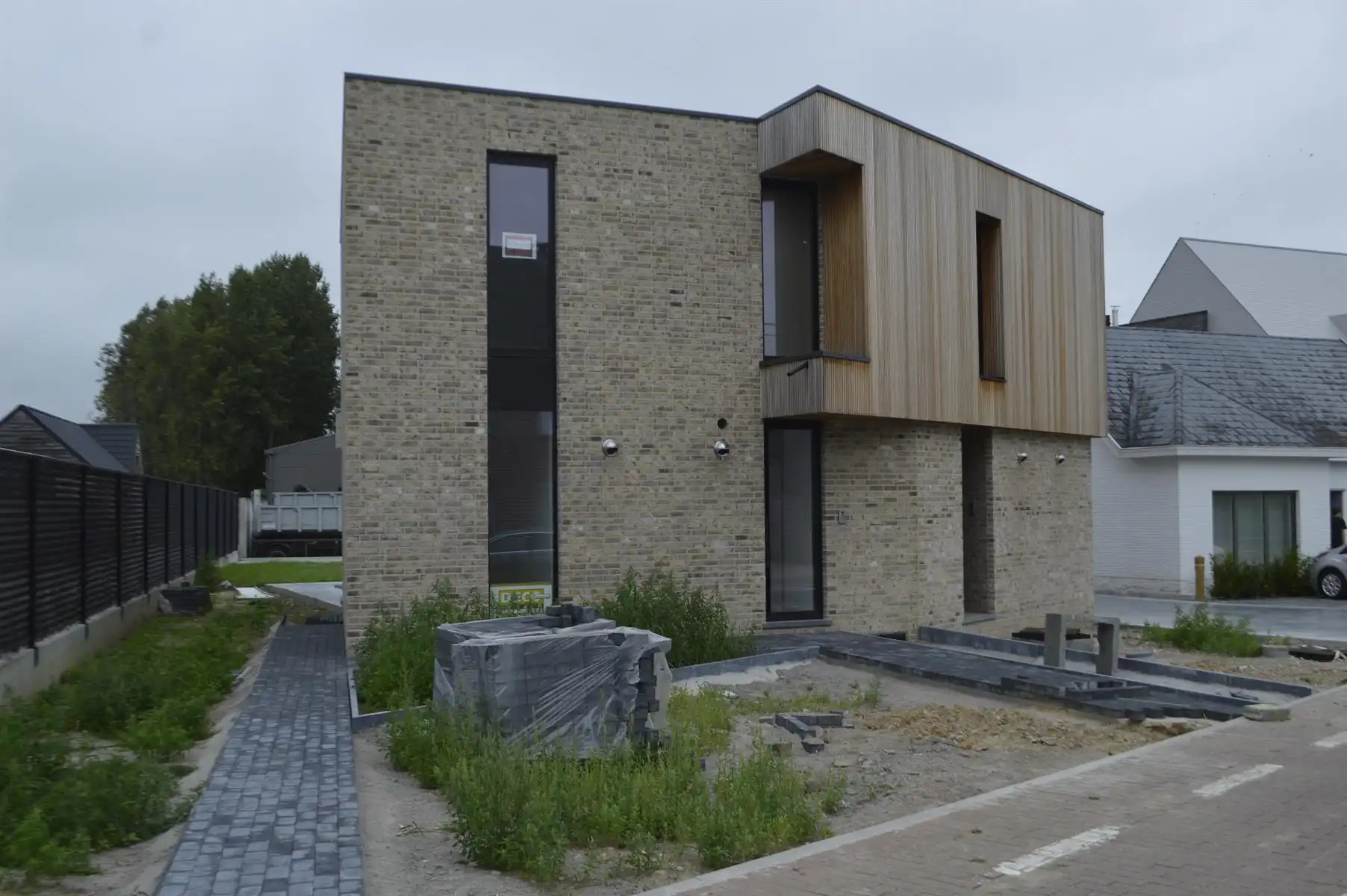 ERONDEGEM - BEN-Hob met gezellig tuintje. foto {{pictureIndex}}