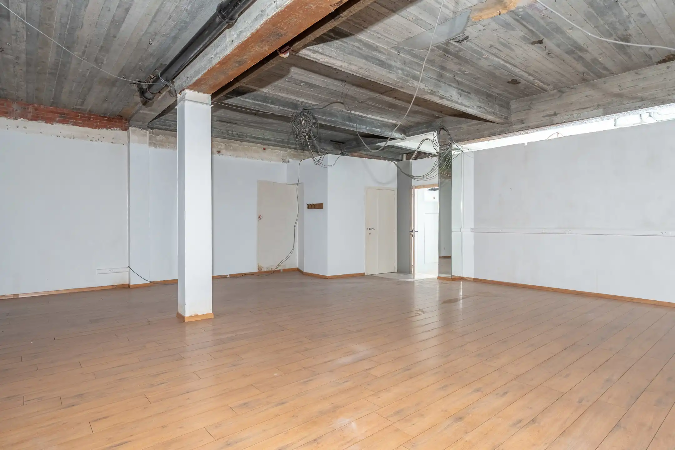 Ruim handelspand met mooie vitrinebreedte, centraal gelegen te Turnhout foto 10