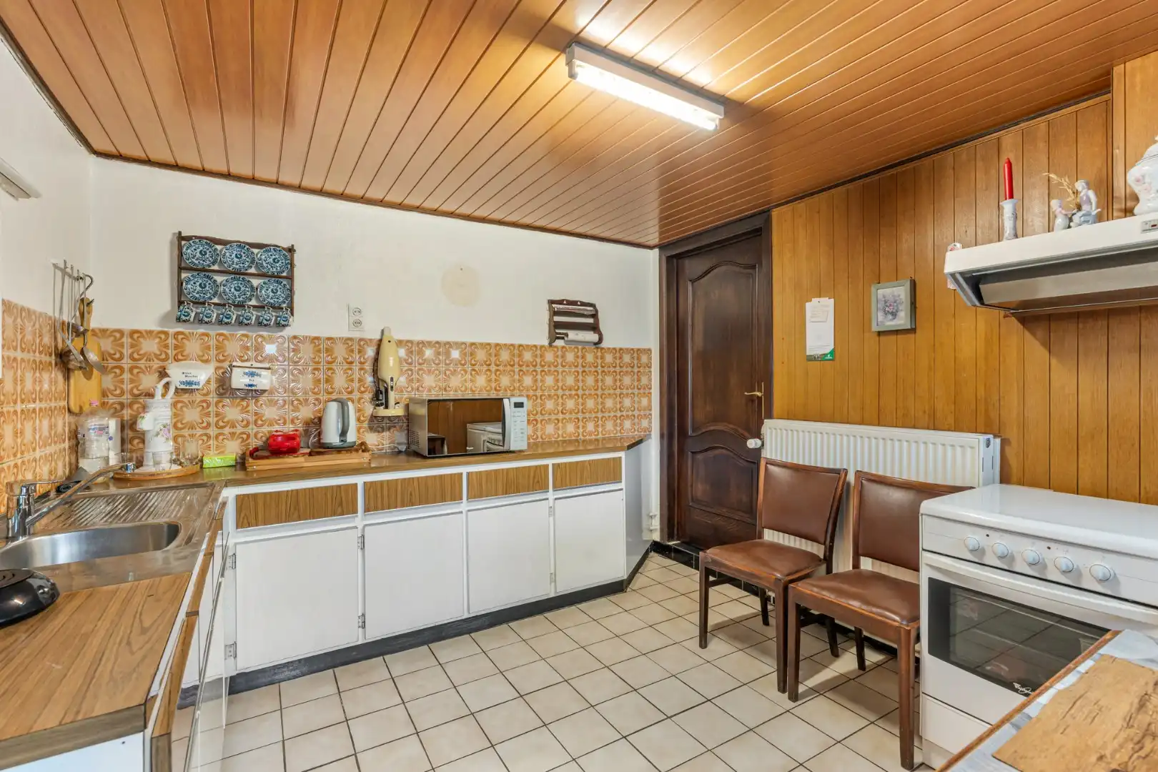 Halfvrijstaande gezinswoning met veel mogelijkheden op een perceel van 8are!  foto 16