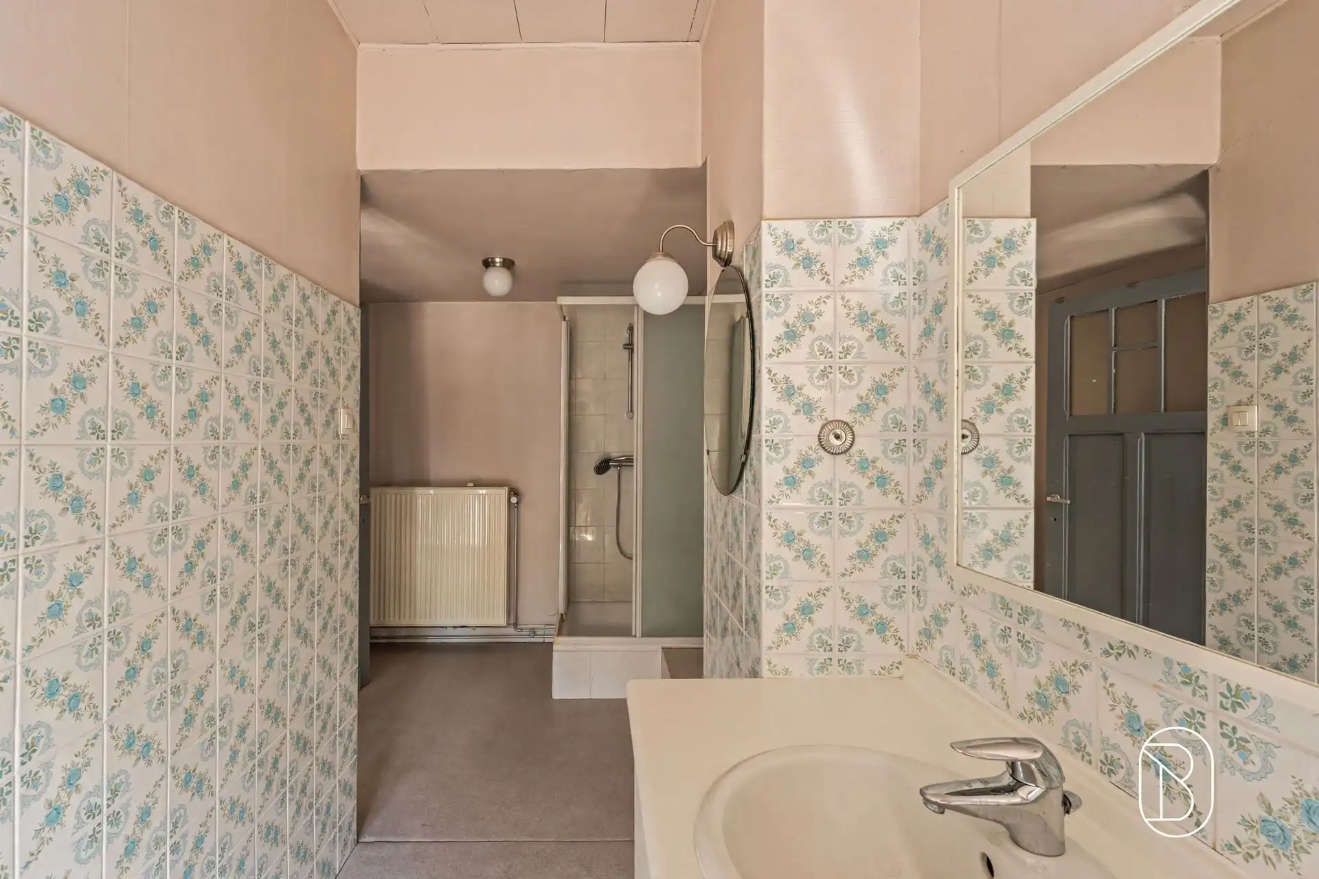 Topgelegen verhuurd handelspand met appartement. foto 15