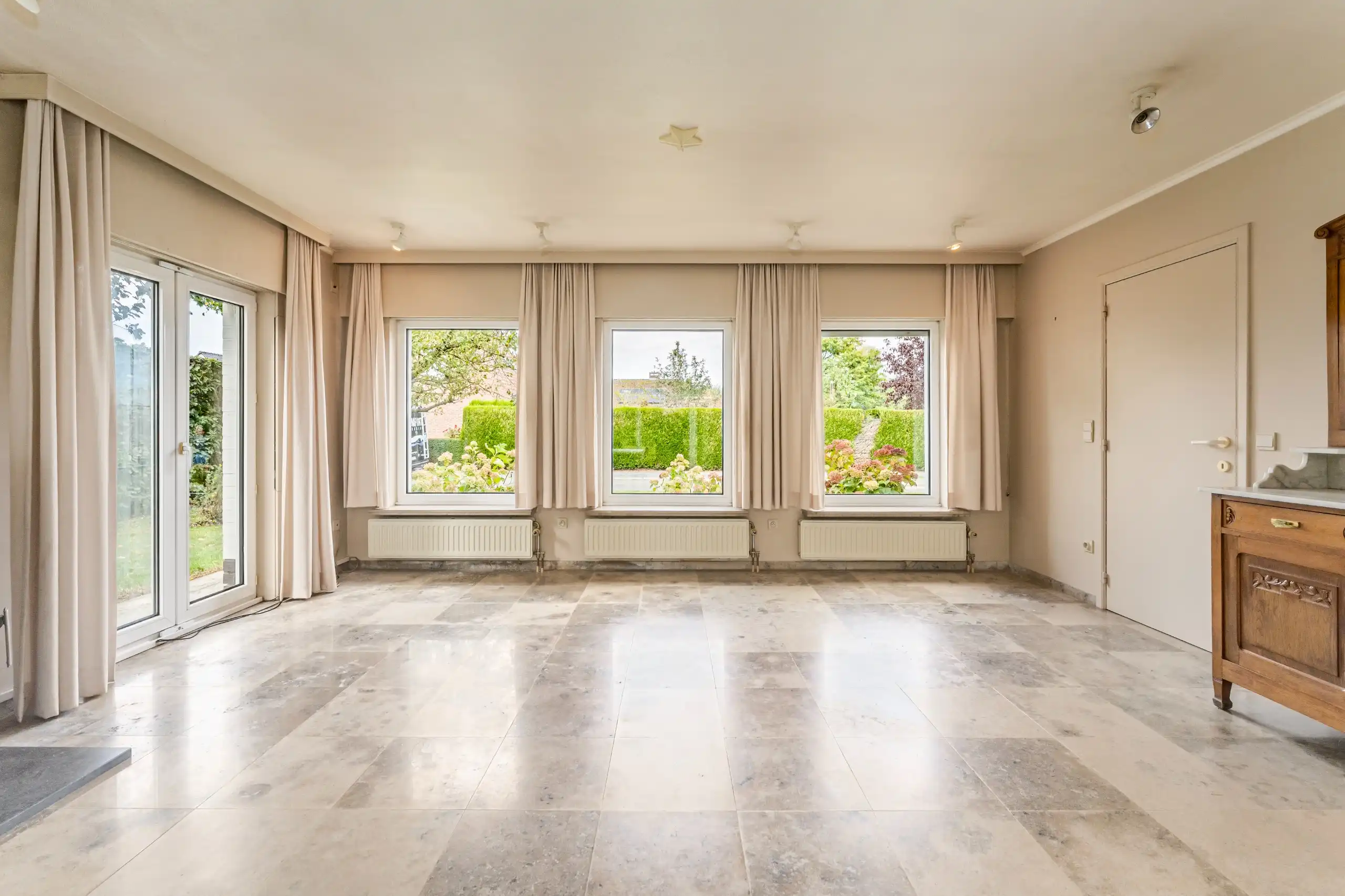 CHARMANTE VILLA MET RUIME TUIN EN CENTRUM OP WANDELAFSTAND foto 7