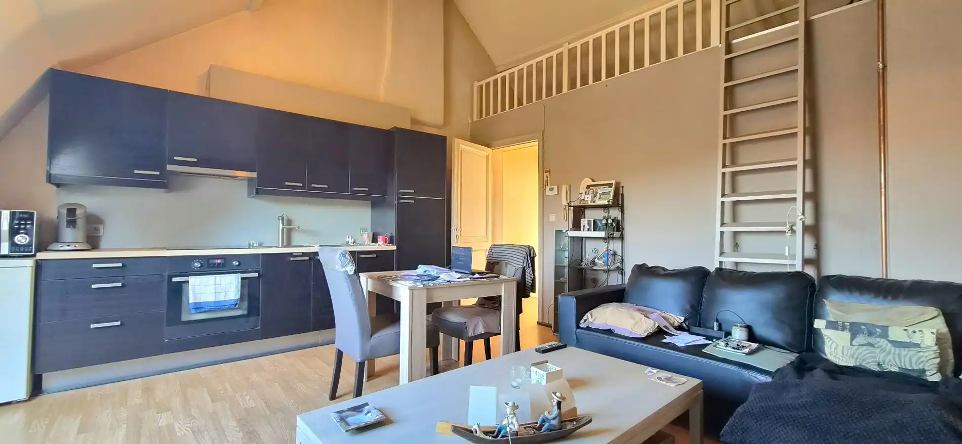 Ruime woning met karaktervolle gevel foto 17