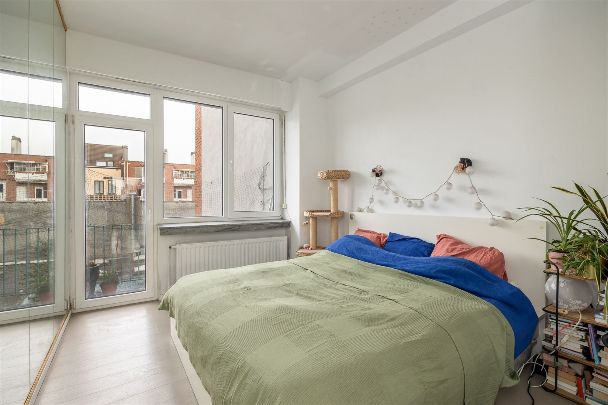 Lichtrijk appartement met twee slaapkamers foto 10