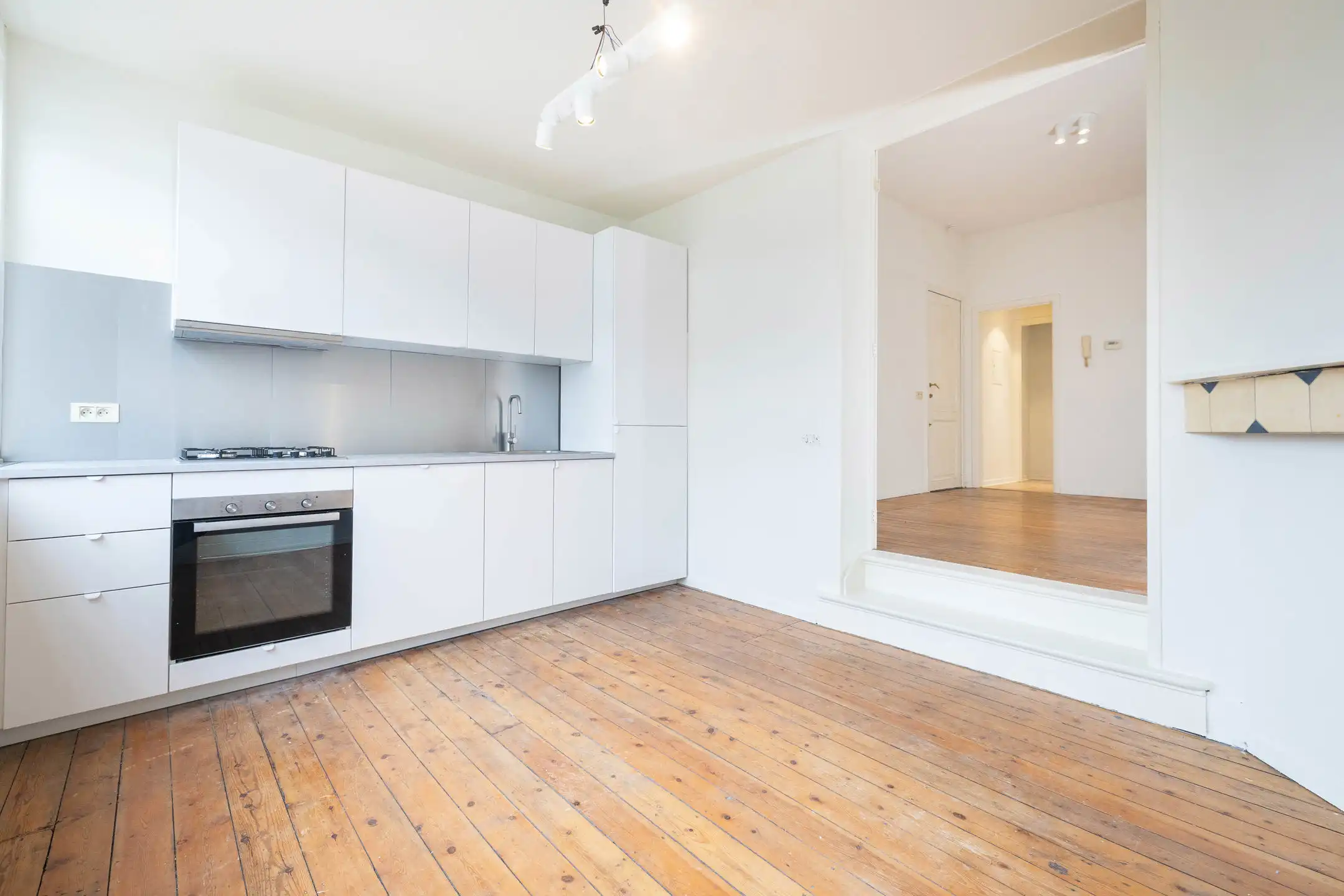 Licht gelijkvloers in het groene hart van Bosvoorde foto {{pictureIndex}}