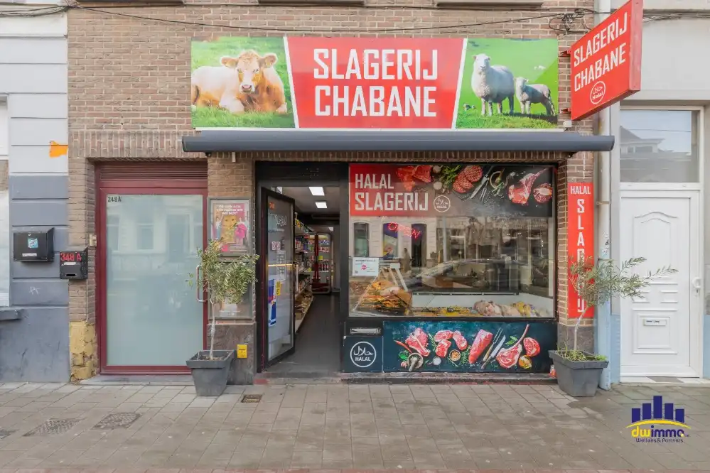 Opbrengsteigendom met woonst te koop op toplocatie langs de Brusselsesteenweg Gent foto 3